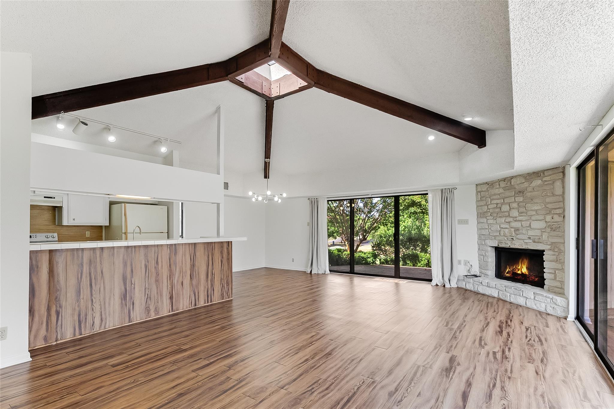 1406 Broken Hills # 3, Horseshoe Bay, TX 78657