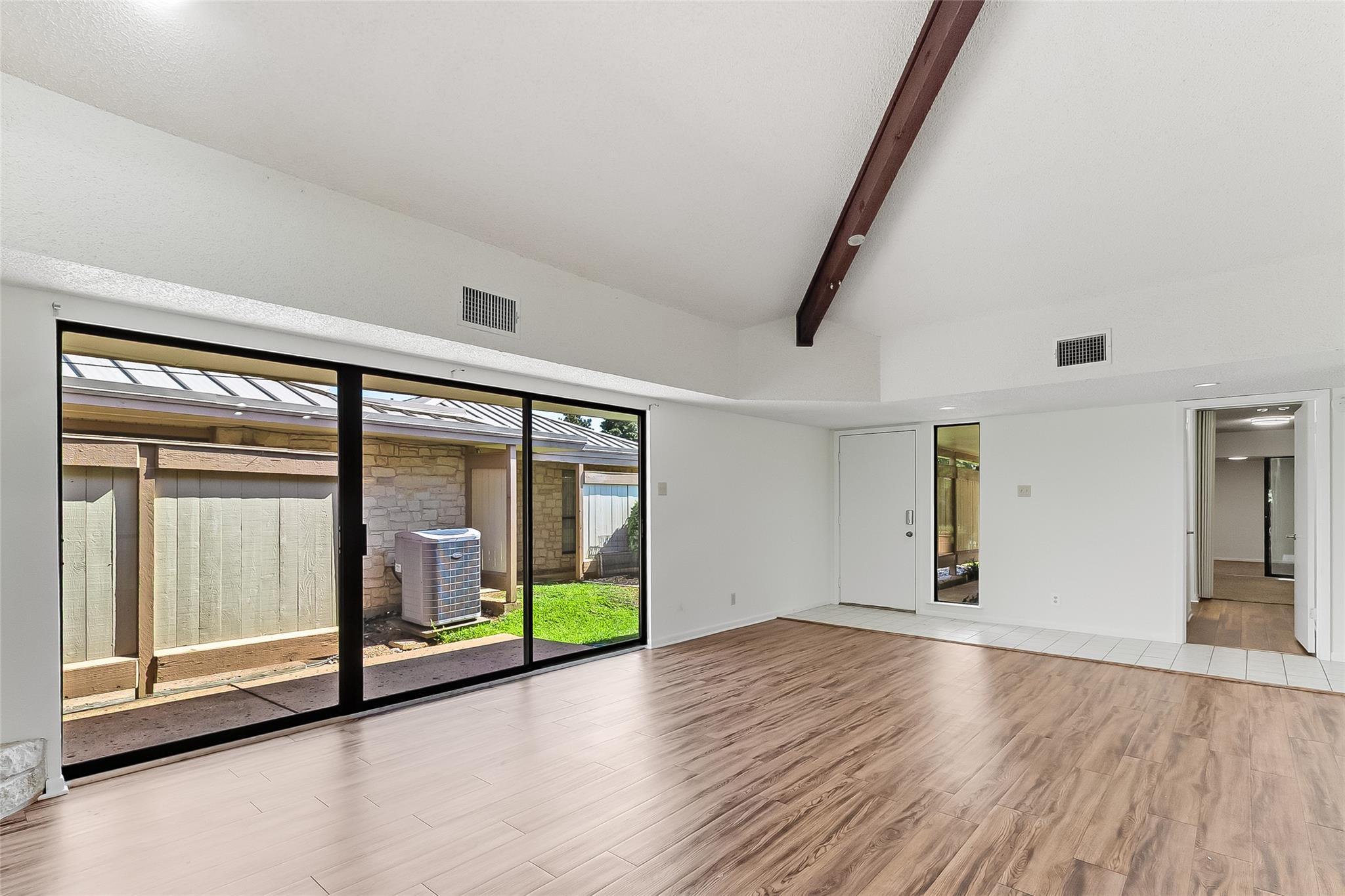 1406 Broken Hills # 3, Horseshoe Bay, TX 78657