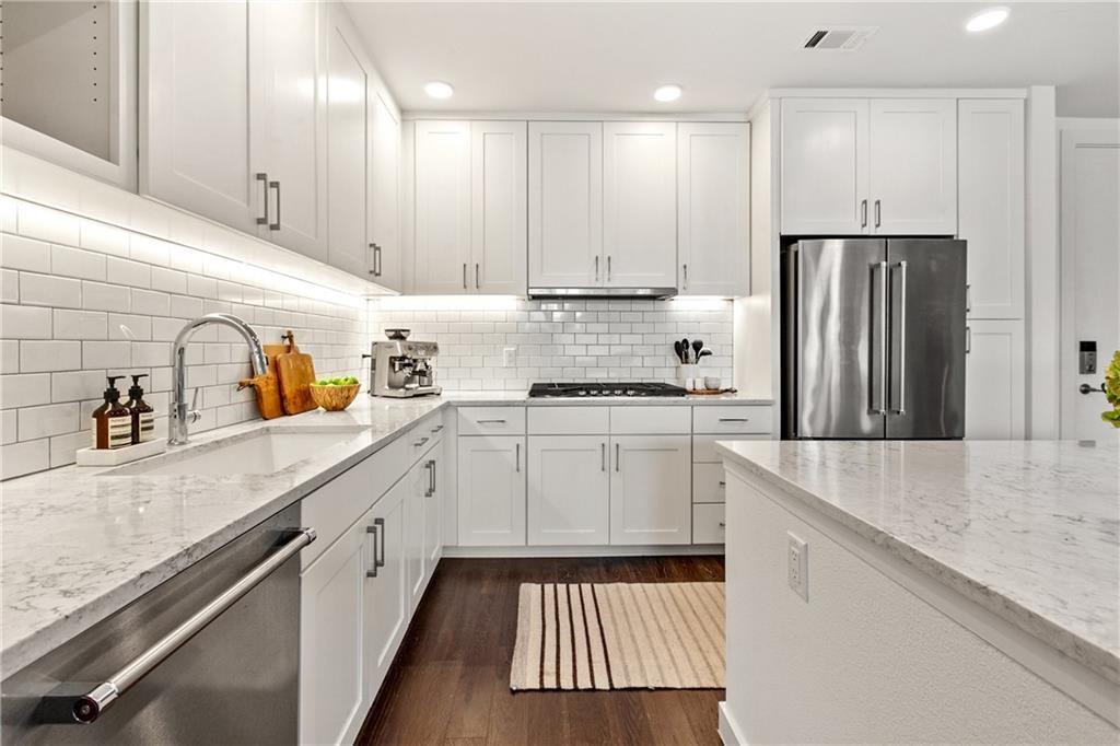 900 S 1st St # 403, Austin, TX 78704
