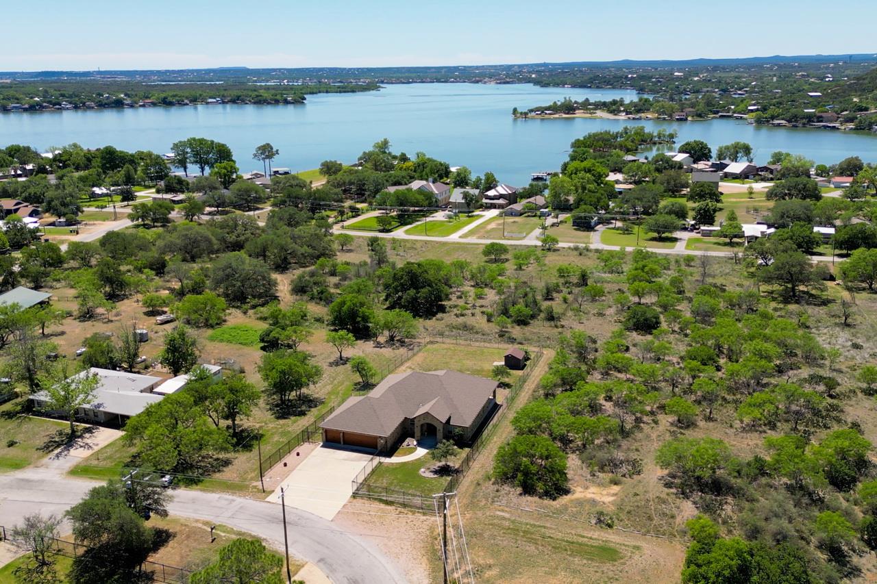 312 W Lakeshore Dr, Sunrise Beach, TX 78643