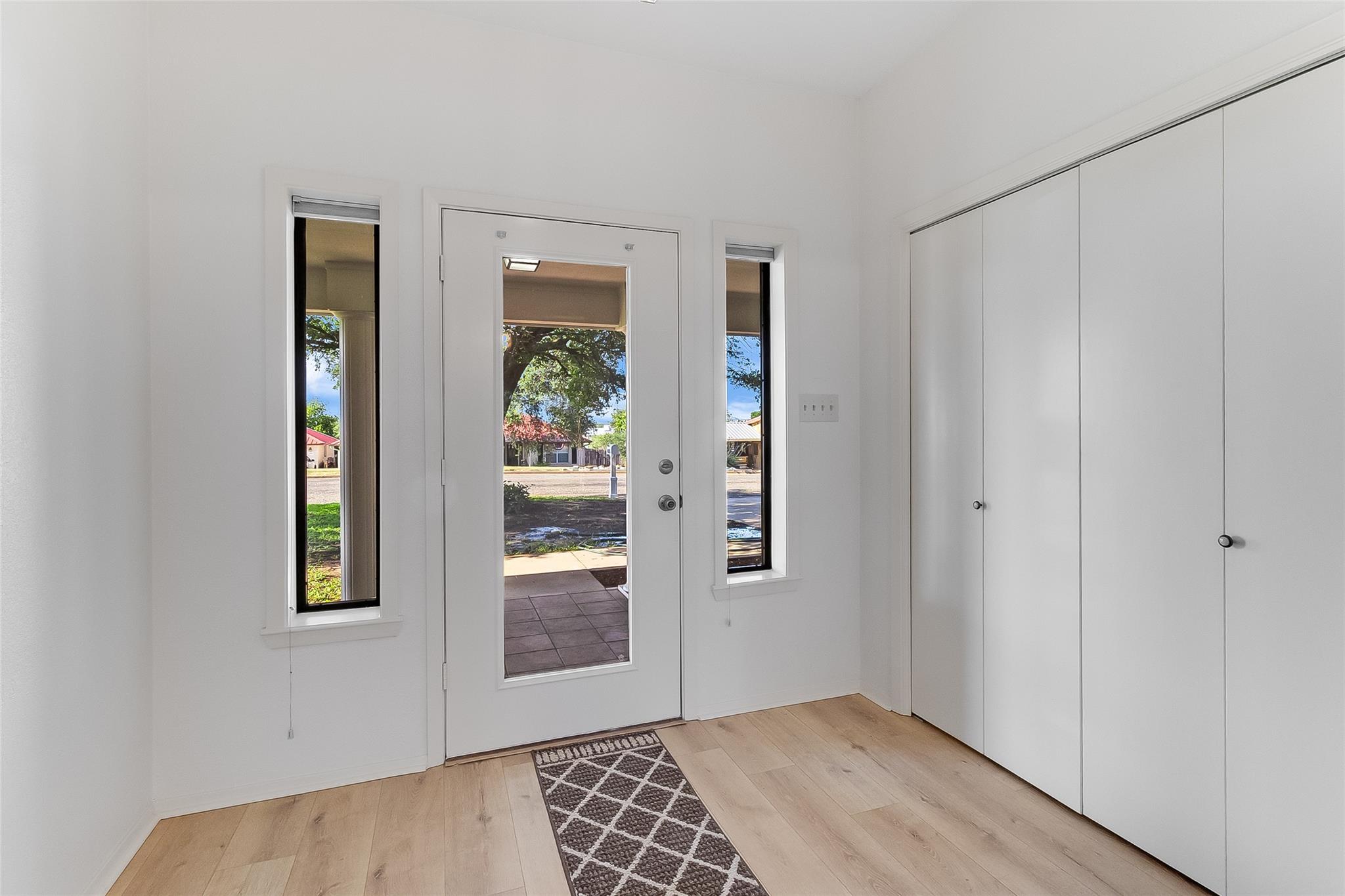 405 E Granite St, Llano, TX 78643