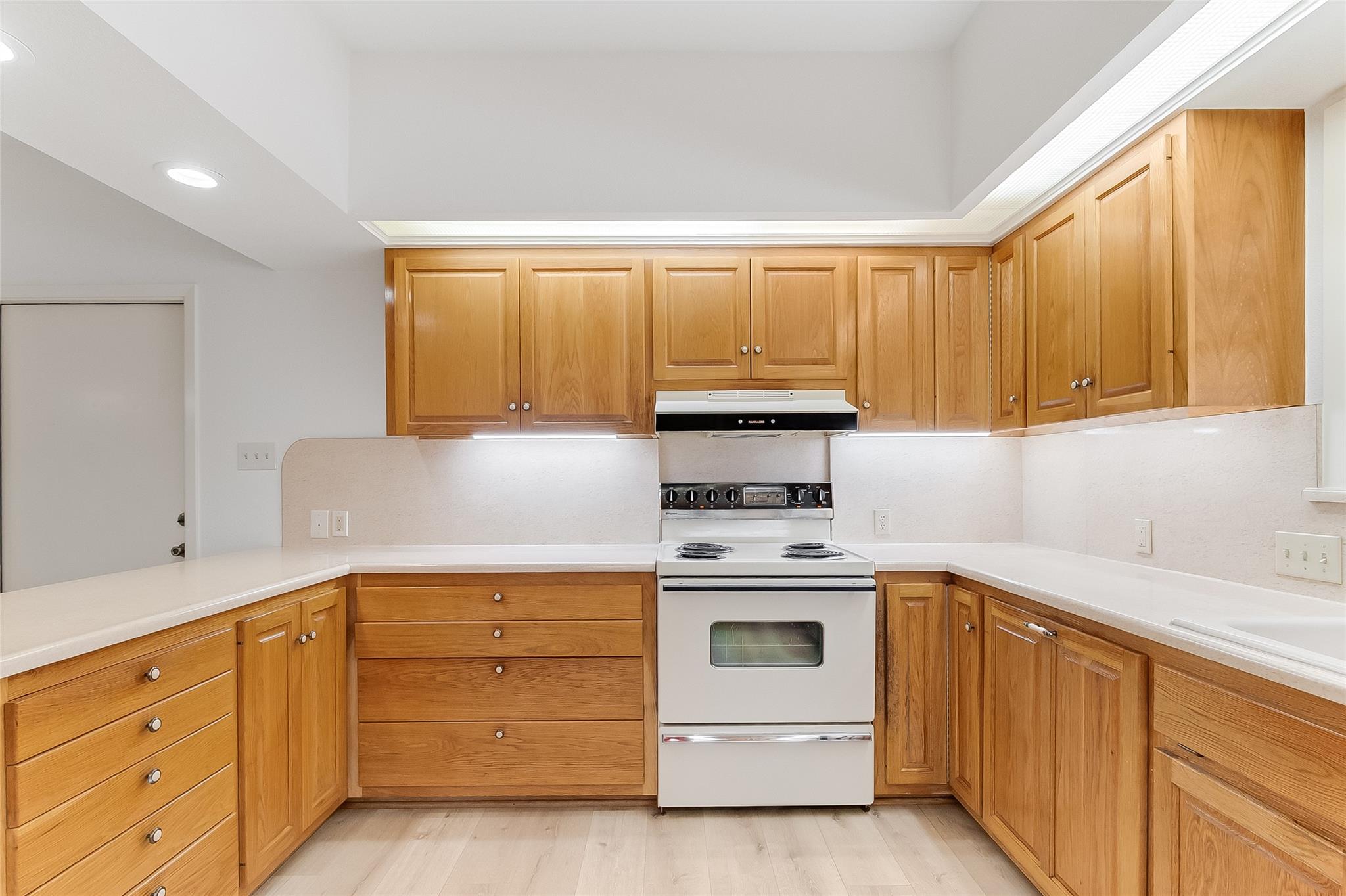 405 E Granite St, Llano, TX 78643