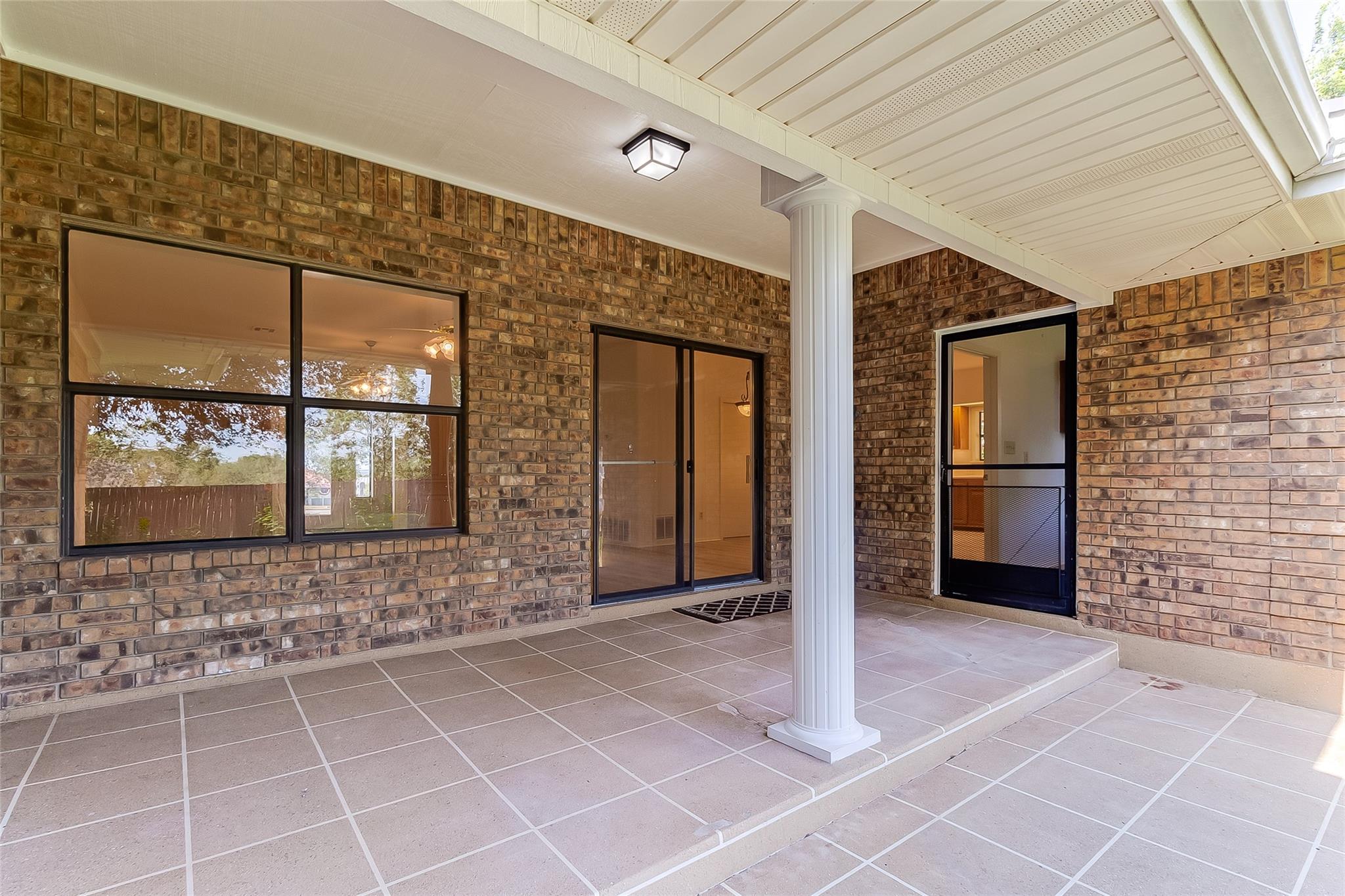 405 E Granite St, Llano, TX 78643