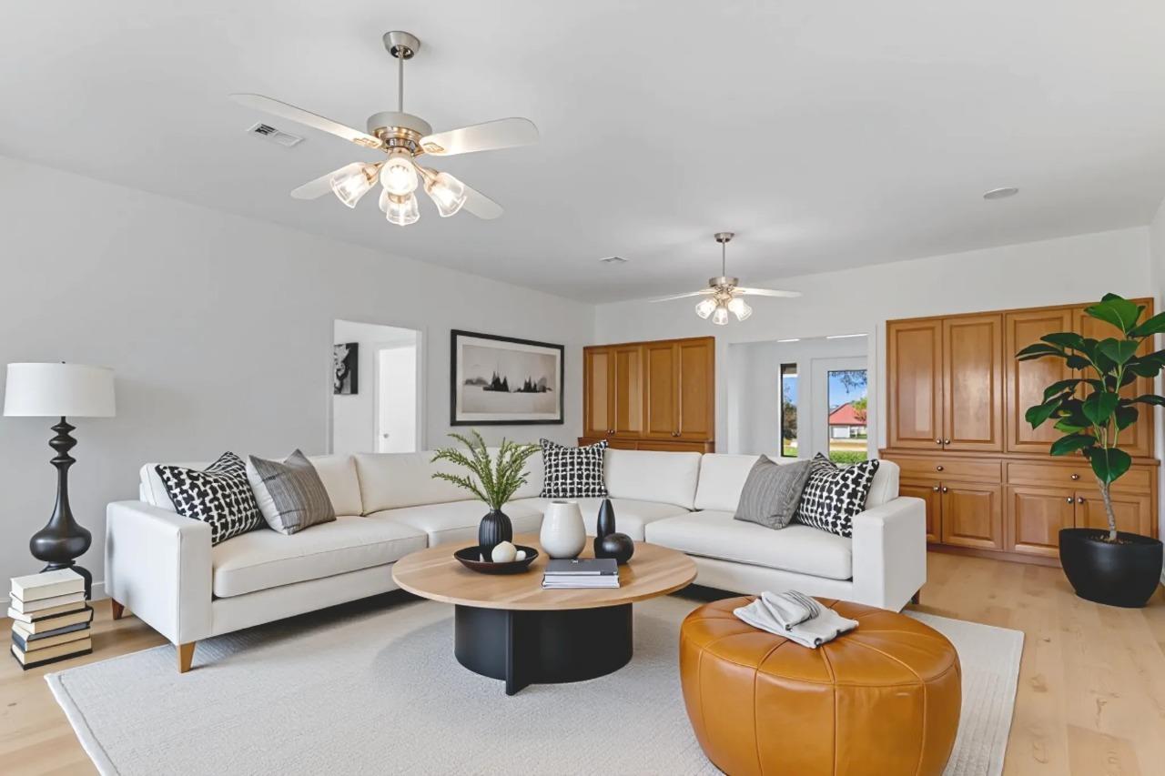 405 E Granite St, Llano, TX 78643