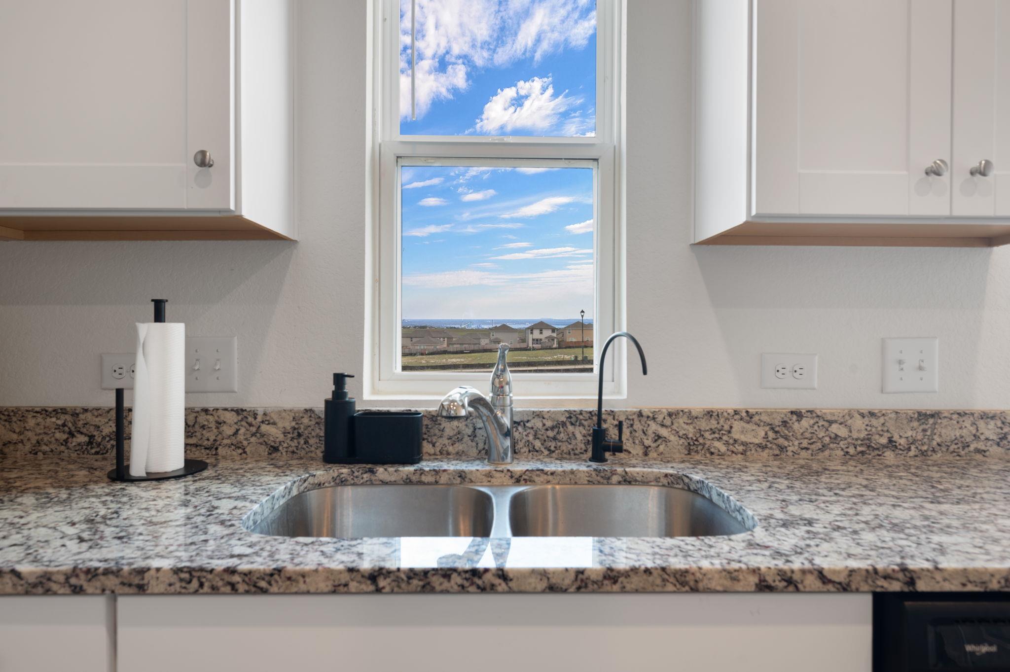 121 Comancheros Rd, Jarrell, TX 76537