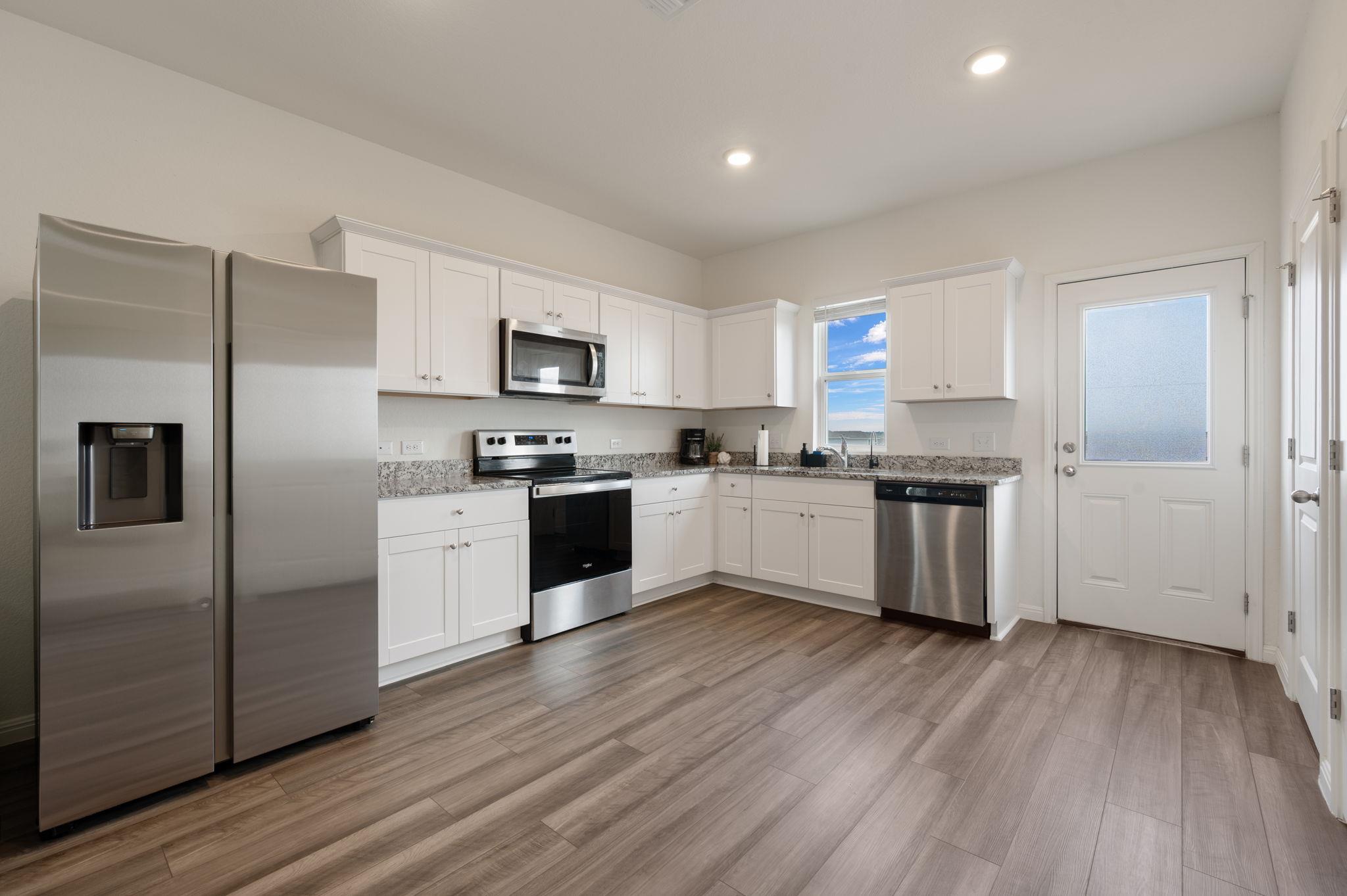 121 Comancheros Rd, Jarrell, TX 76537