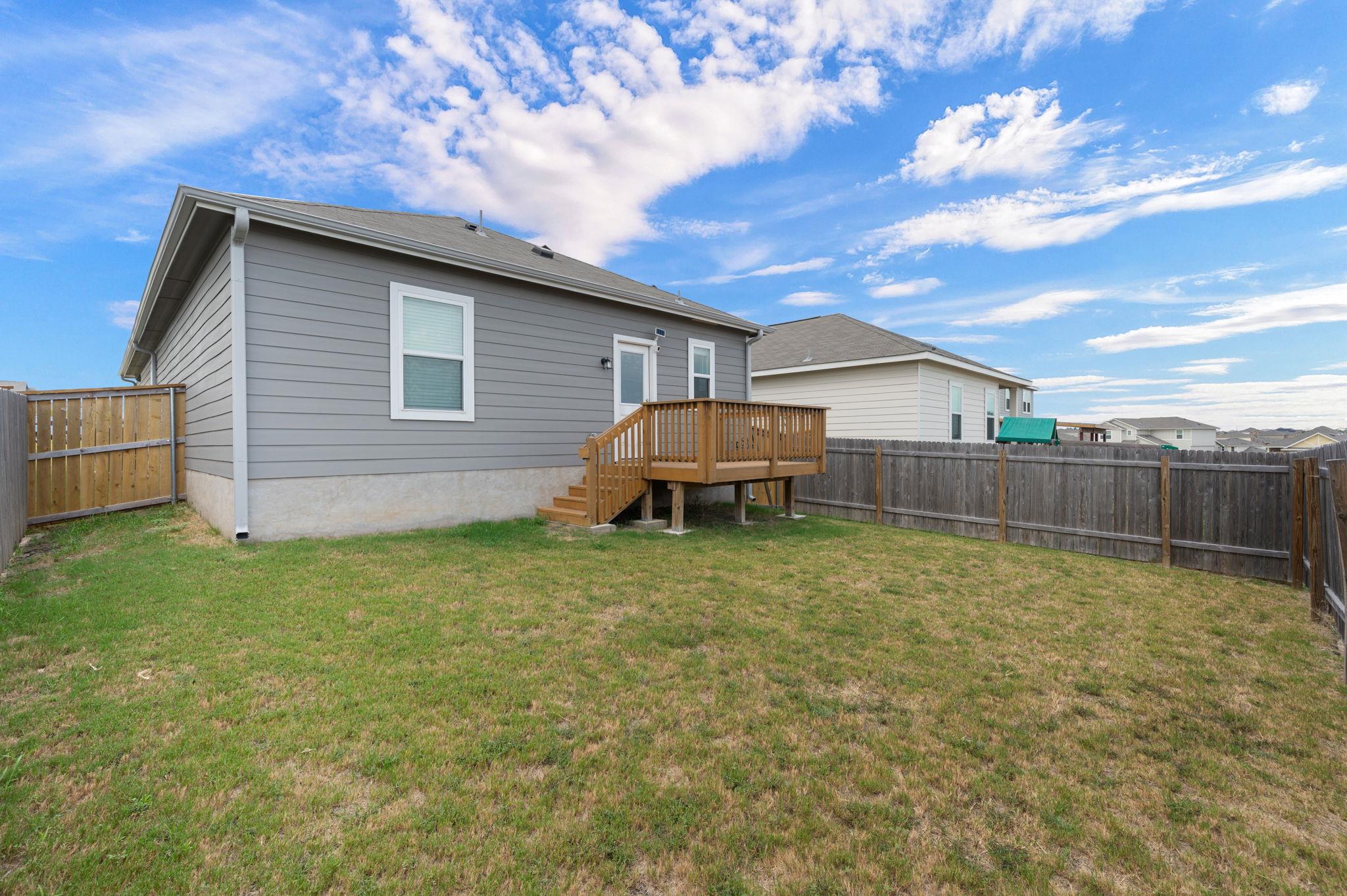 121 Comancheros Rd, Jarrell, TX 76537