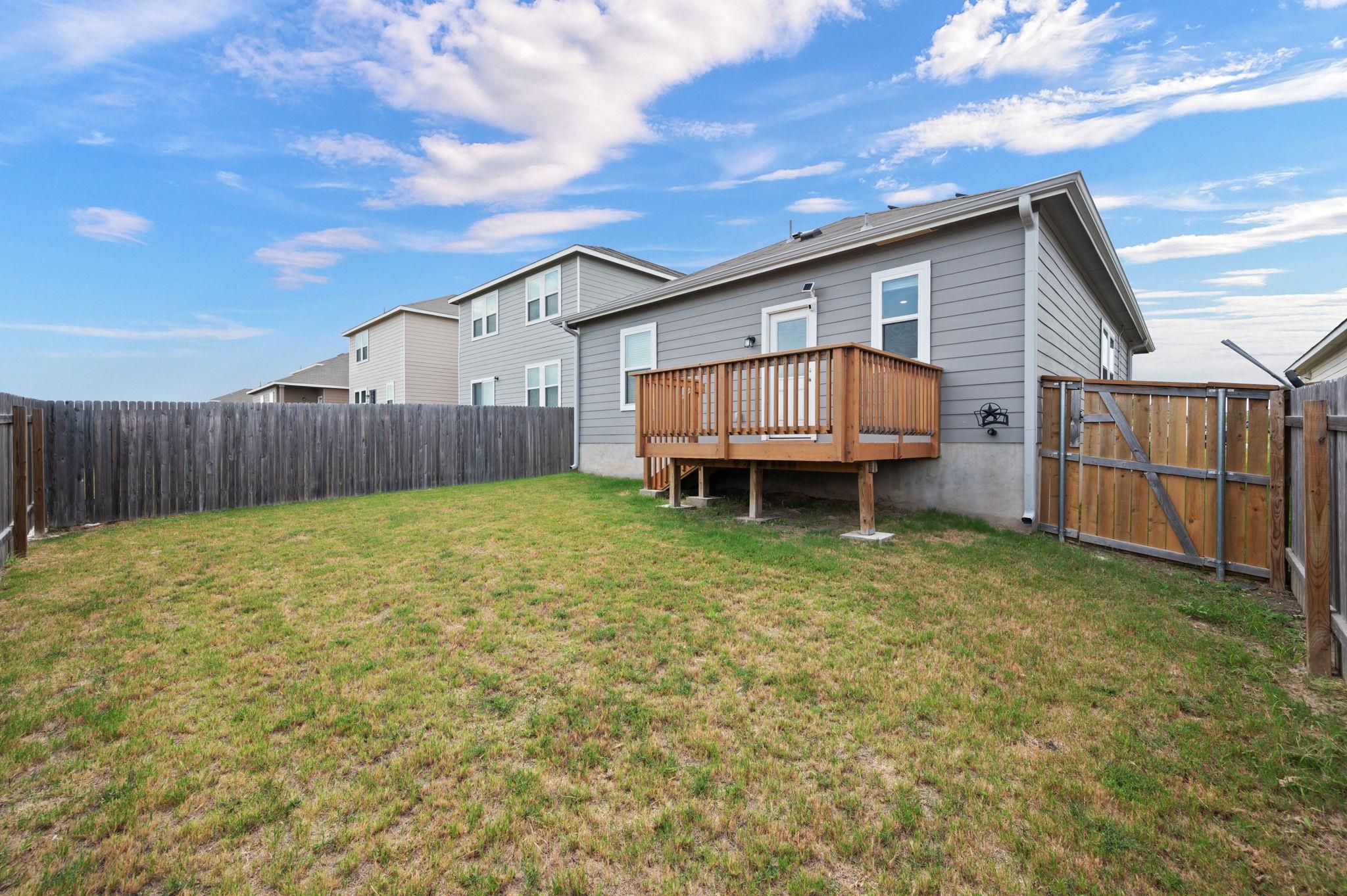 121 Comancheros Rd, Jarrell, TX 76537