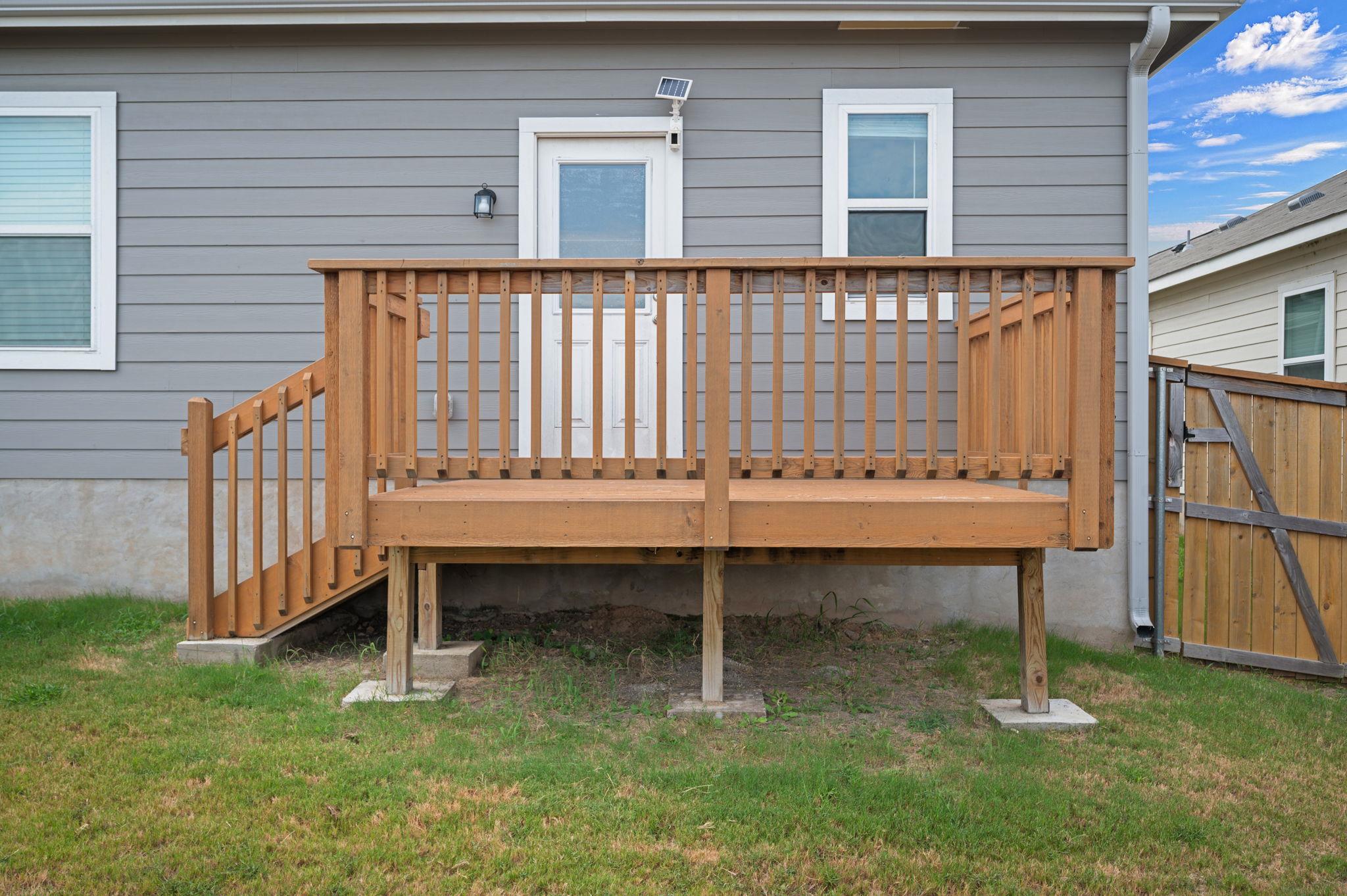 121 Comancheros Rd, Jarrell, TX 76537