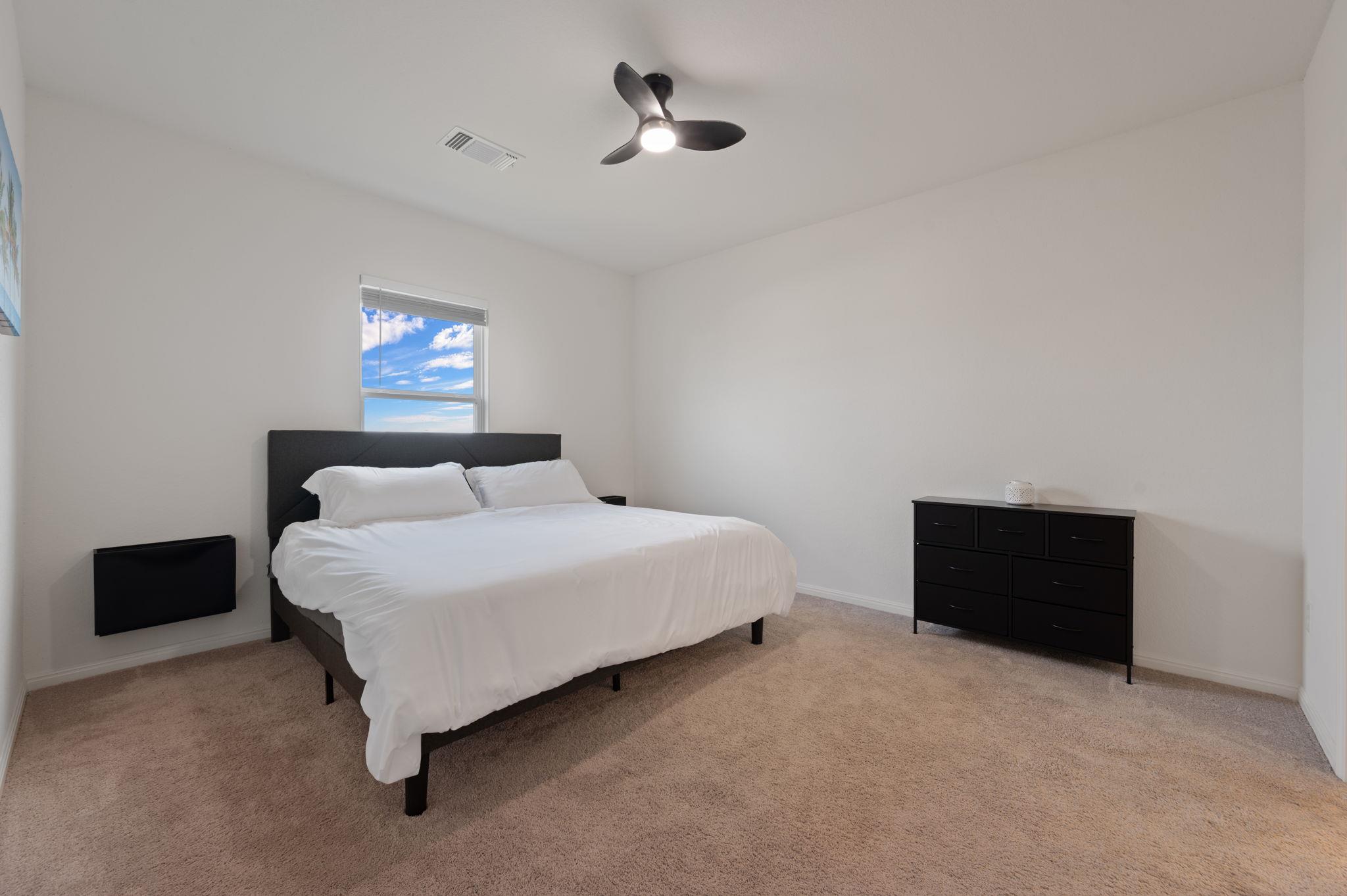 121 Comancheros Rd, Jarrell, TX 76537