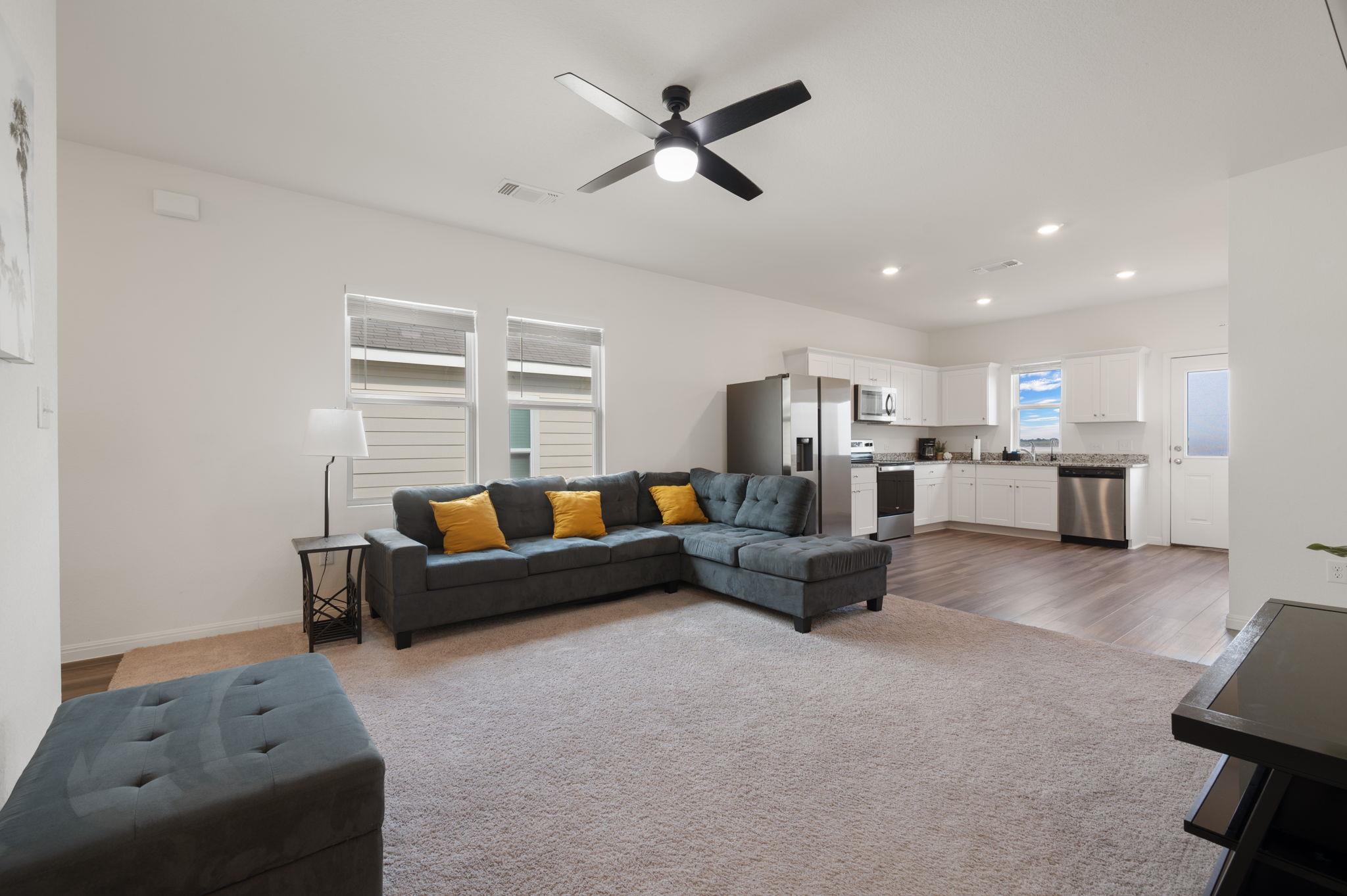 121 Comancheros Rd, Jarrell, TX 76537