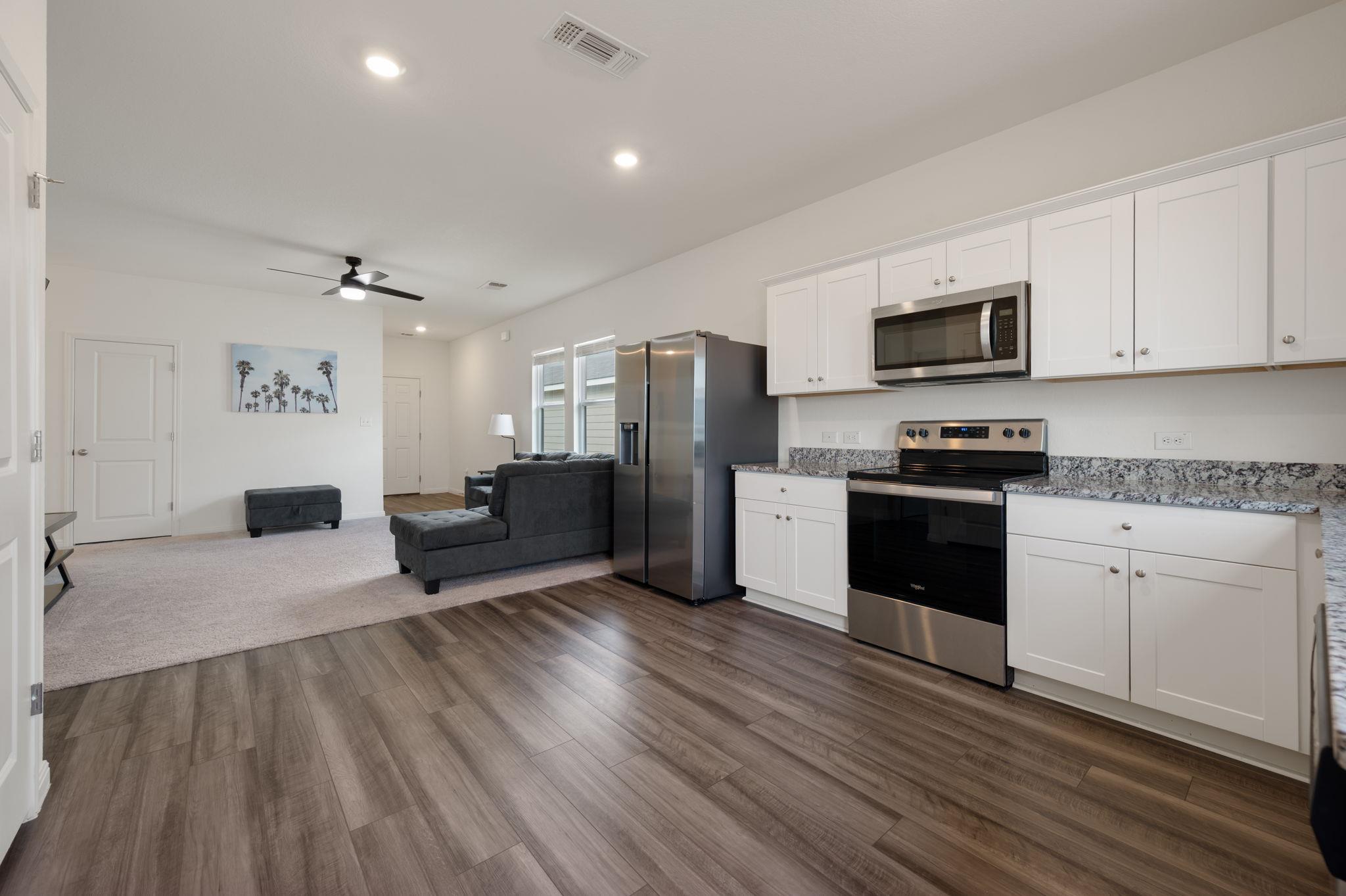 121 Comancheros Rd, Jarrell, TX 76537