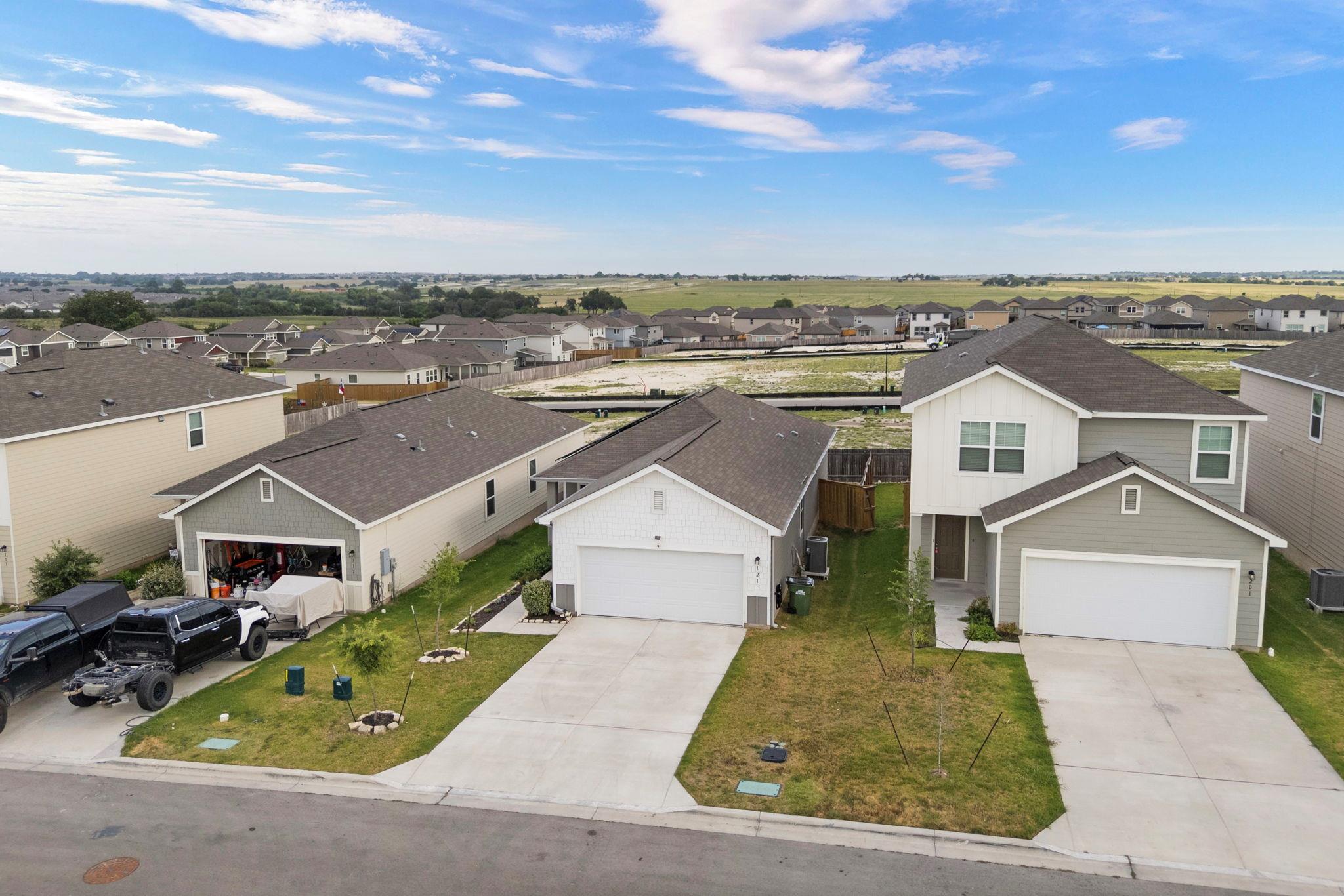 121 Comancheros Rd, Jarrell, TX 76537