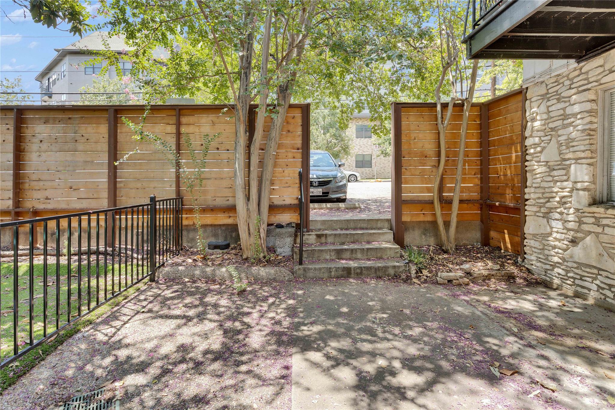 2721 Hemphill Park # B203, Austin, TX 78705
