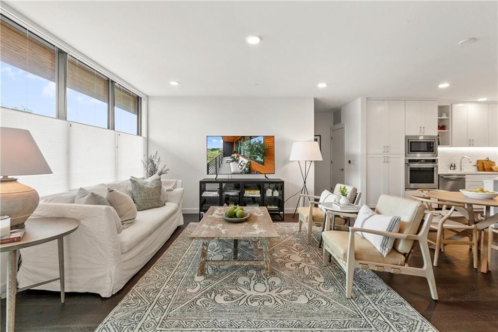 900 S 1st St # 403, Austin, TX 78704