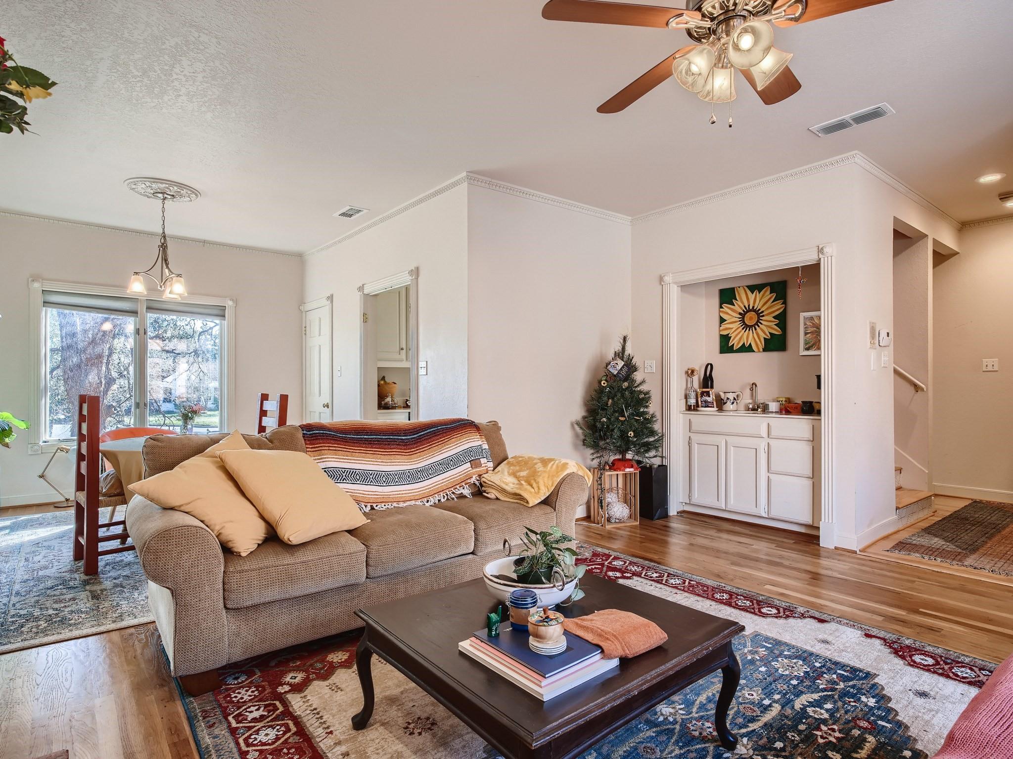 1626 Palma Plz # 9, Austin, TX 78703