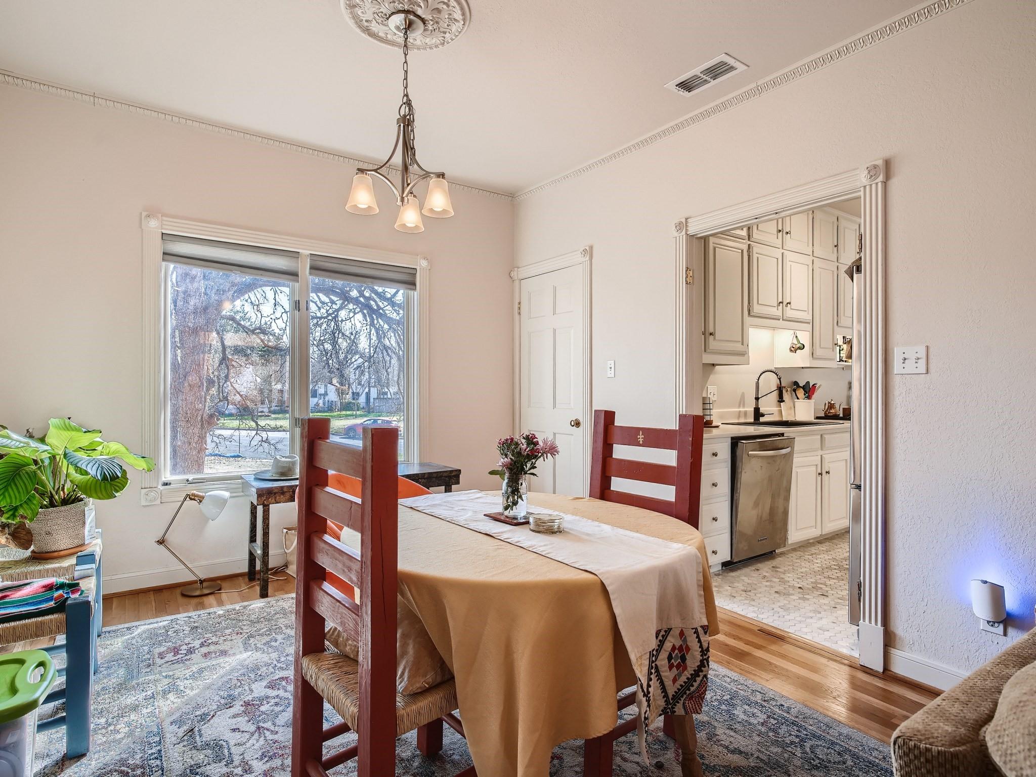 1626 Palma Plz # 9, Austin, TX 78703