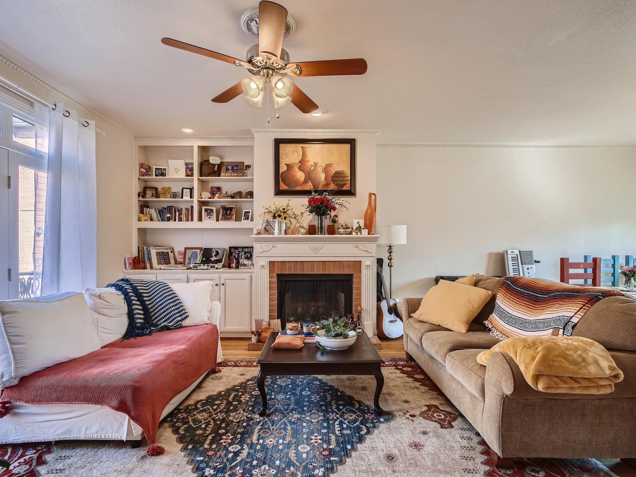 1626 Palma Plz # 9, Austin, TX 78703