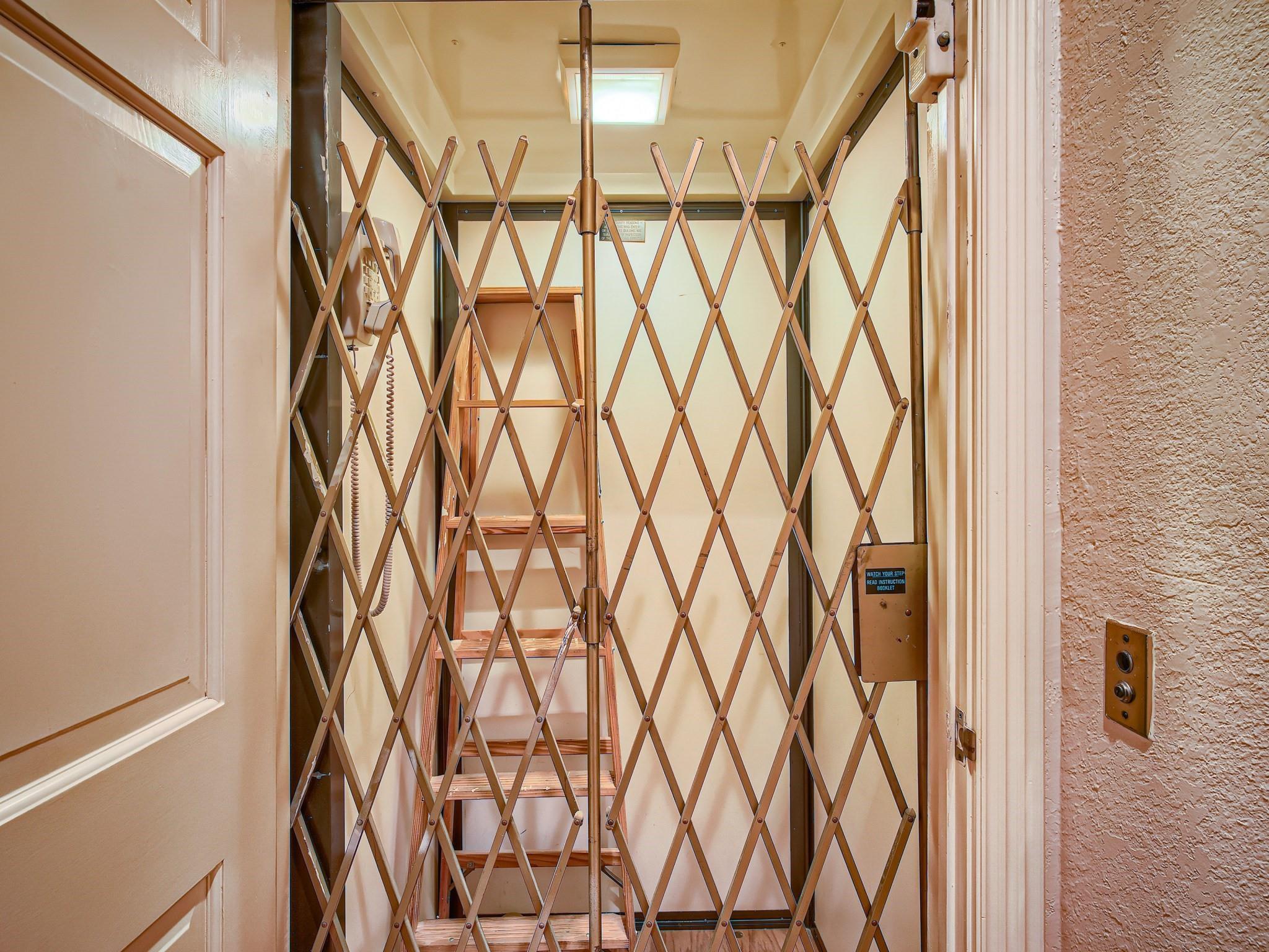 1626 Palma Plz # 9, Austin, TX 78703