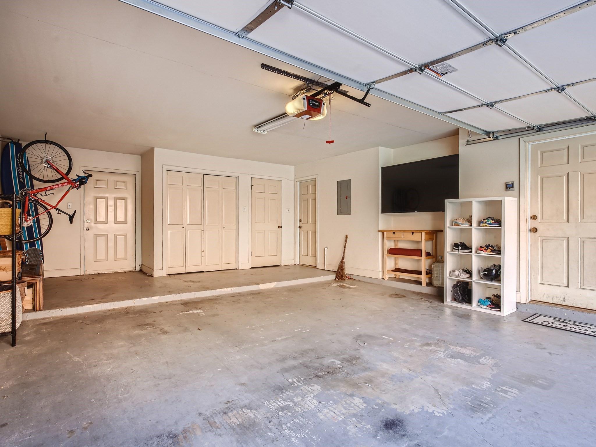 1626 Palma Plz # 9, Austin, TX 78703