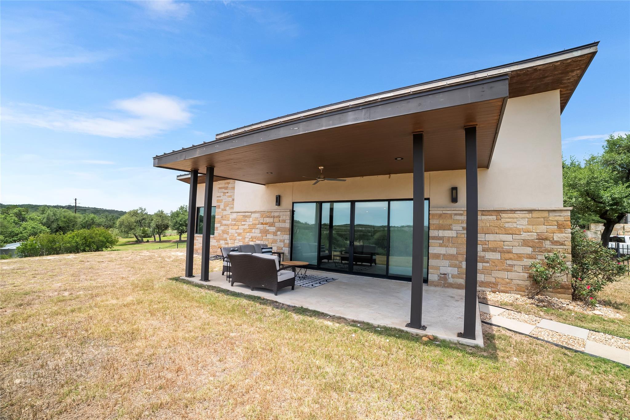 16925 Whispering Breeze Dr, Austin, TX 78738