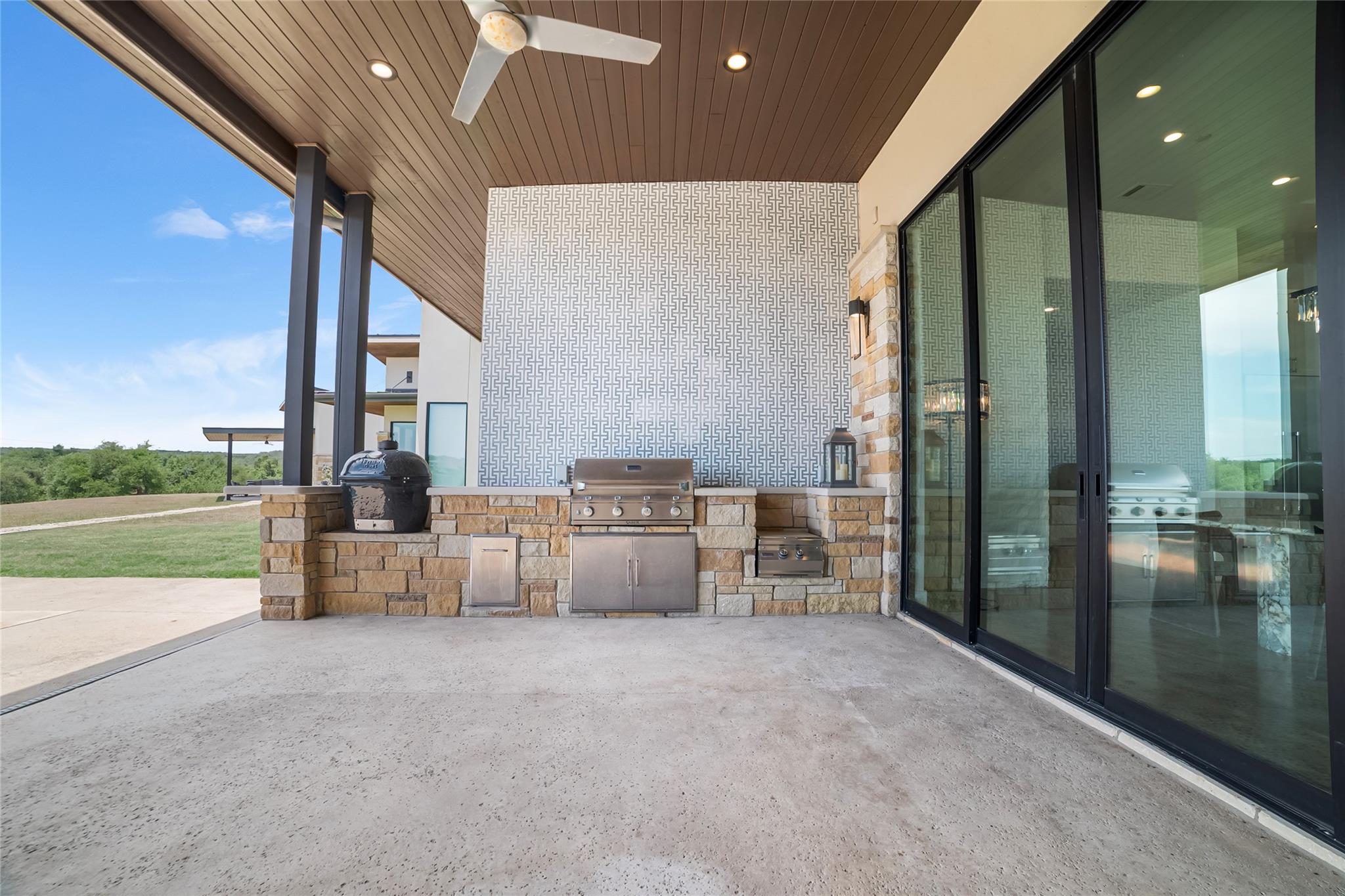 16925 Whispering Breeze Dr, Austin, TX 78738