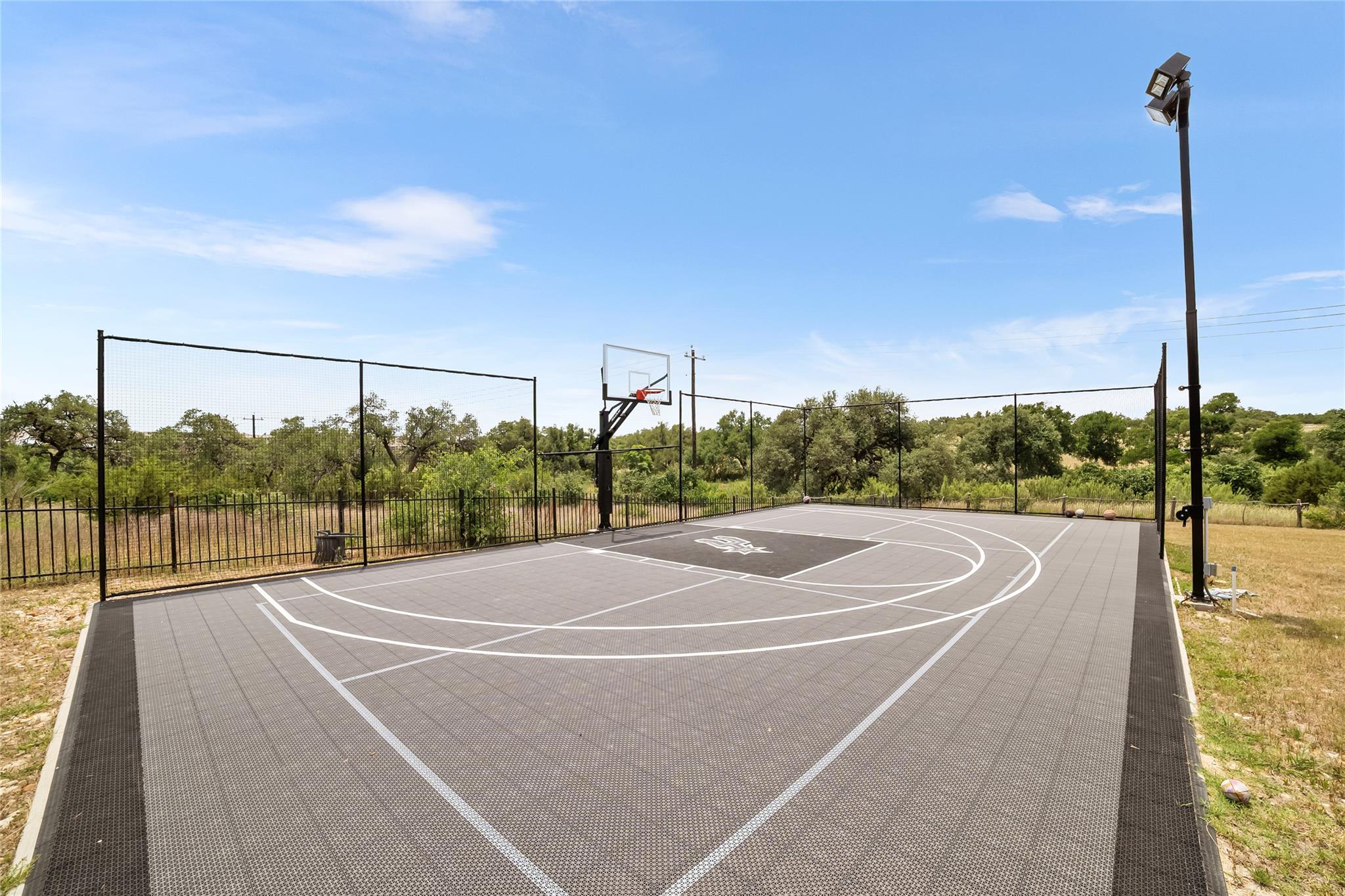 16925 Whispering Breeze Dr, Austin, TX 78738