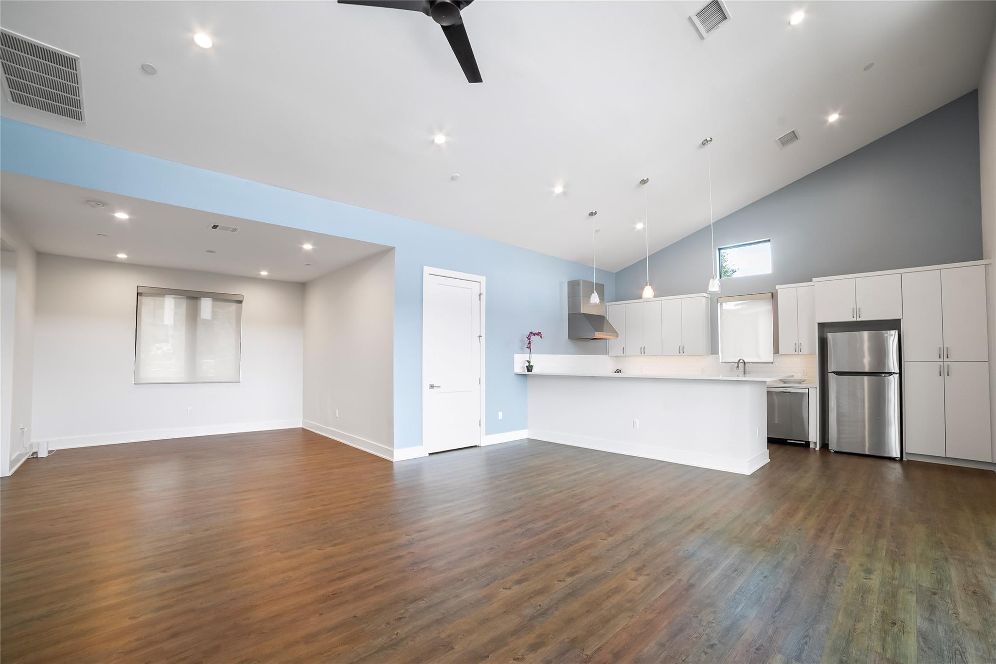 16925 Whispering Breeze Dr, Austin, TX 78738