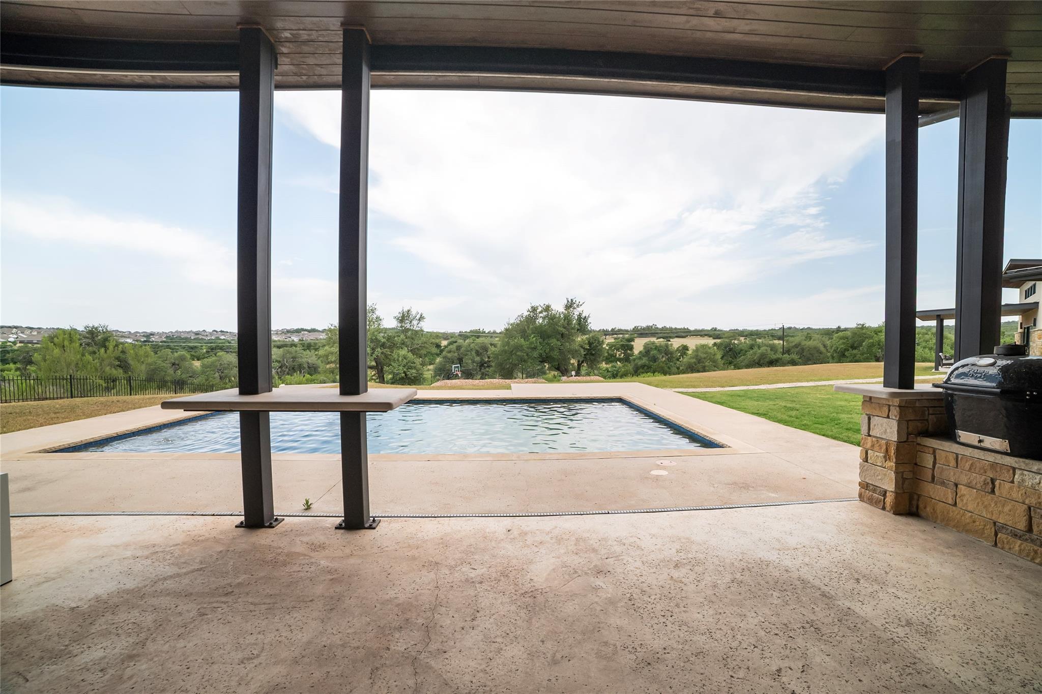 16925 Whispering Breeze Dr, Austin, TX 78738