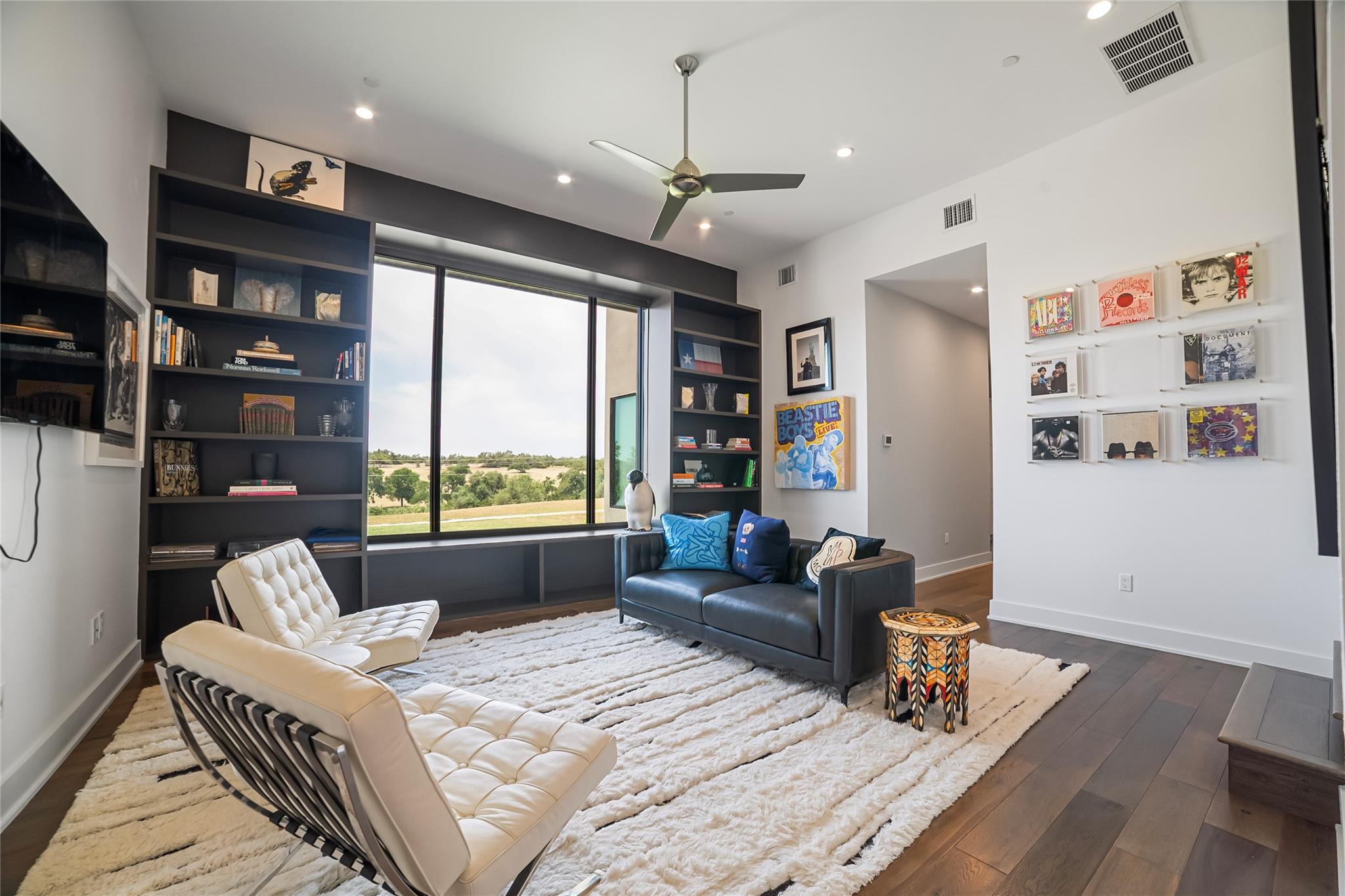 16925 Whispering Breeze Dr, Austin, TX 78738