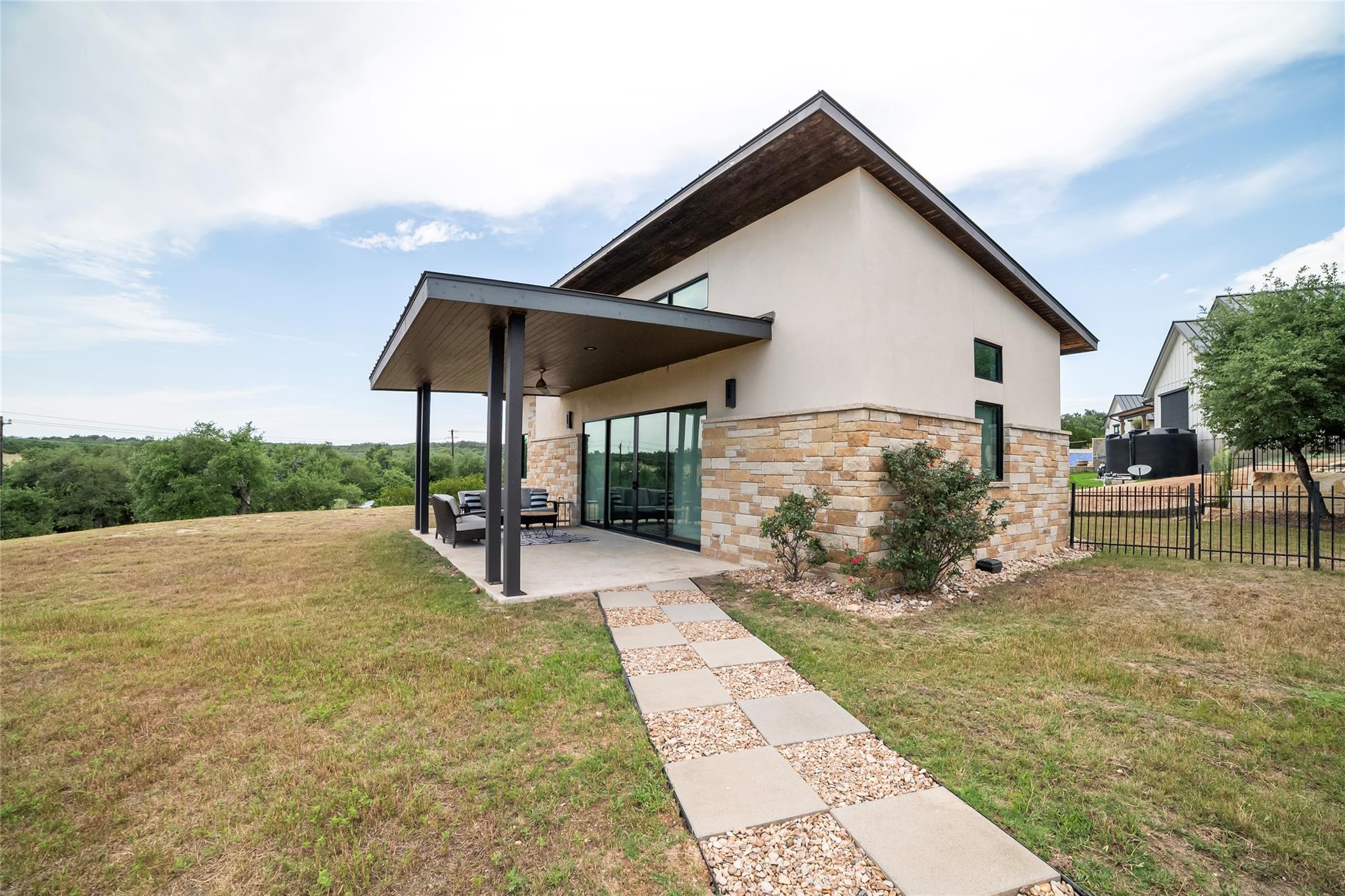 16925 Whispering Breeze Dr, Austin, TX 78738