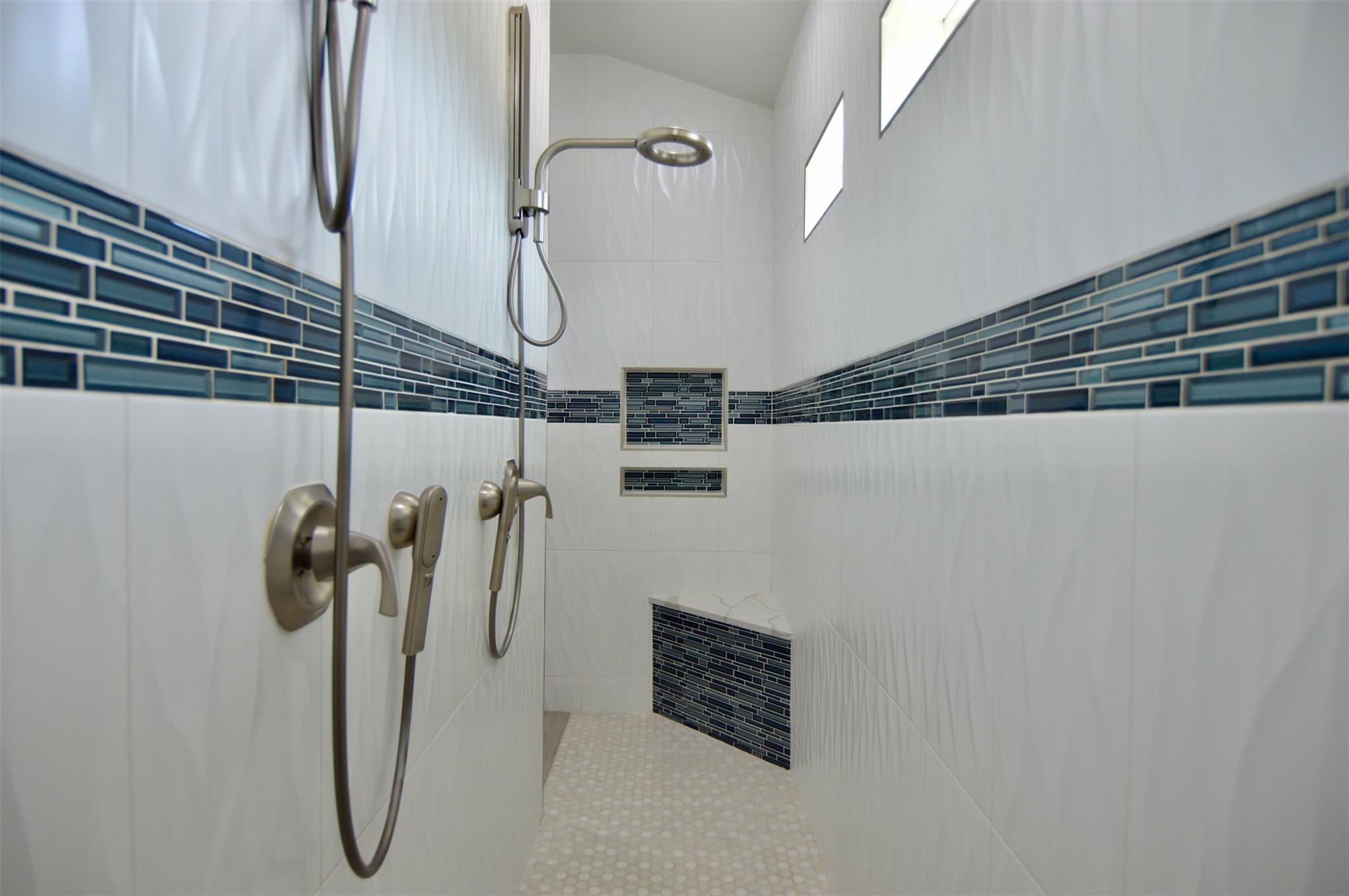 1108 Long Holw, Canyon Lake, TX 78133