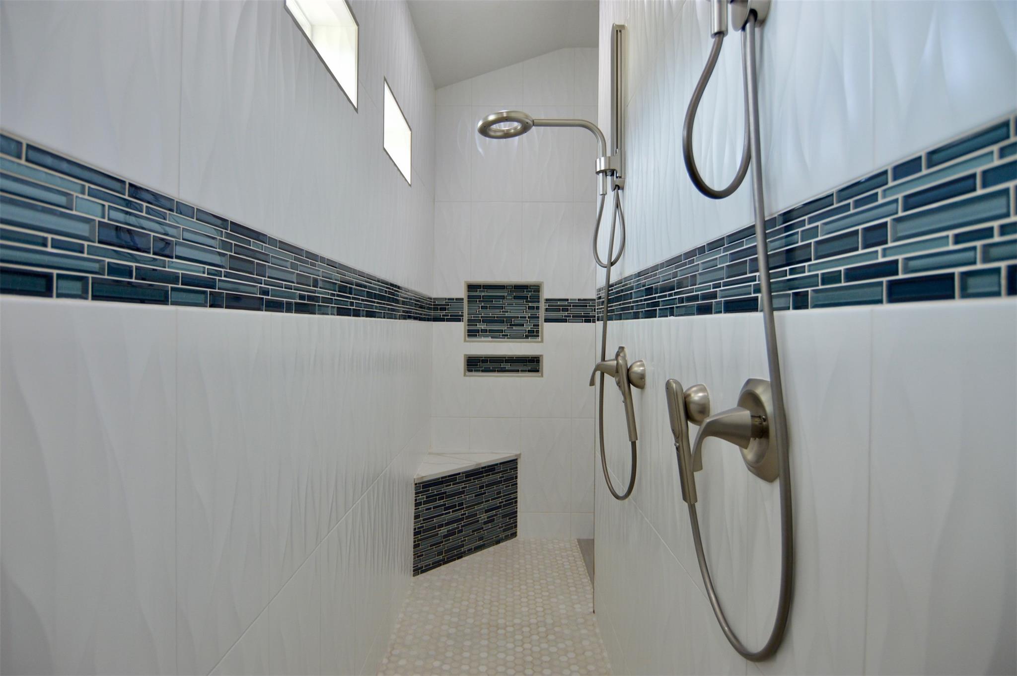 1108 Long Holw, Canyon Lake, TX 78133