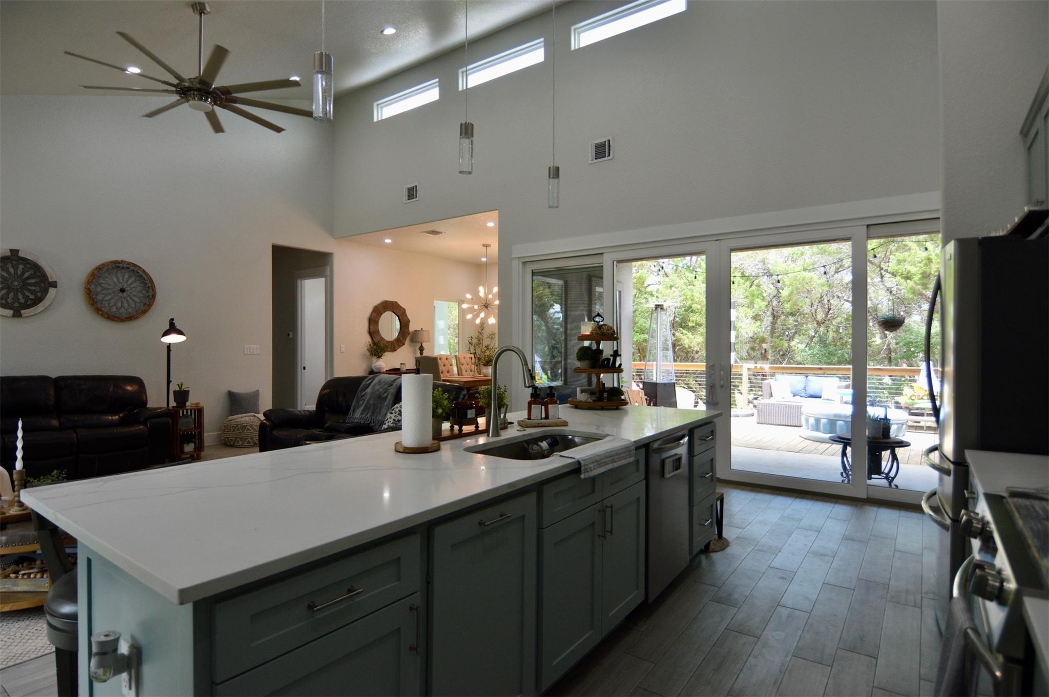 1108 Long Holw, Canyon Lake, TX 78133