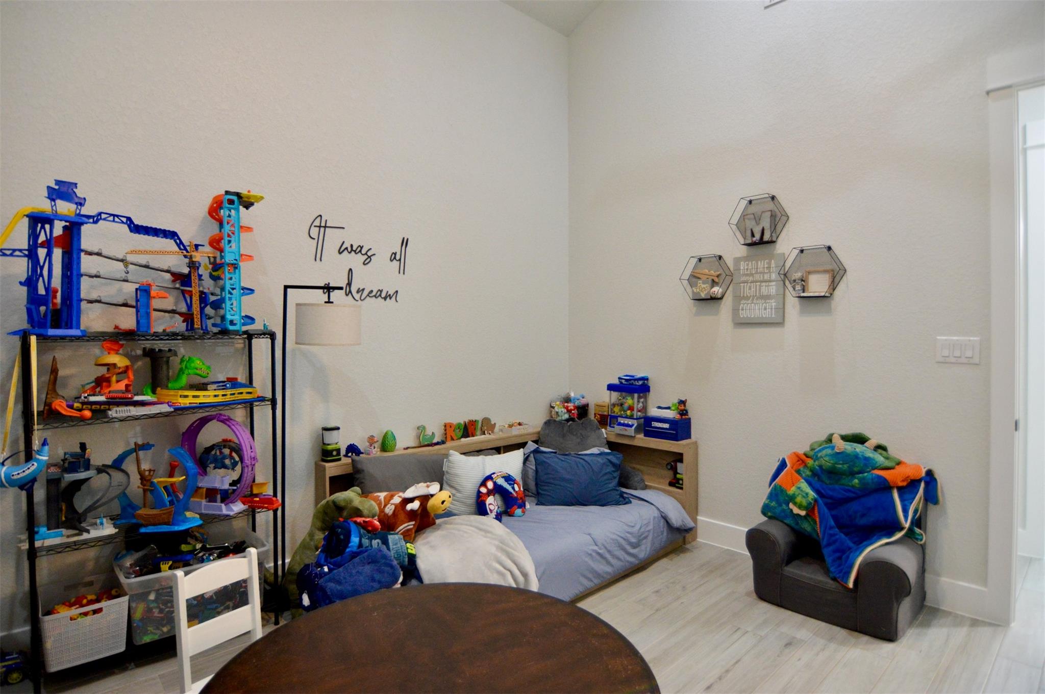 1108 Long Holw, Canyon Lake, TX 78133