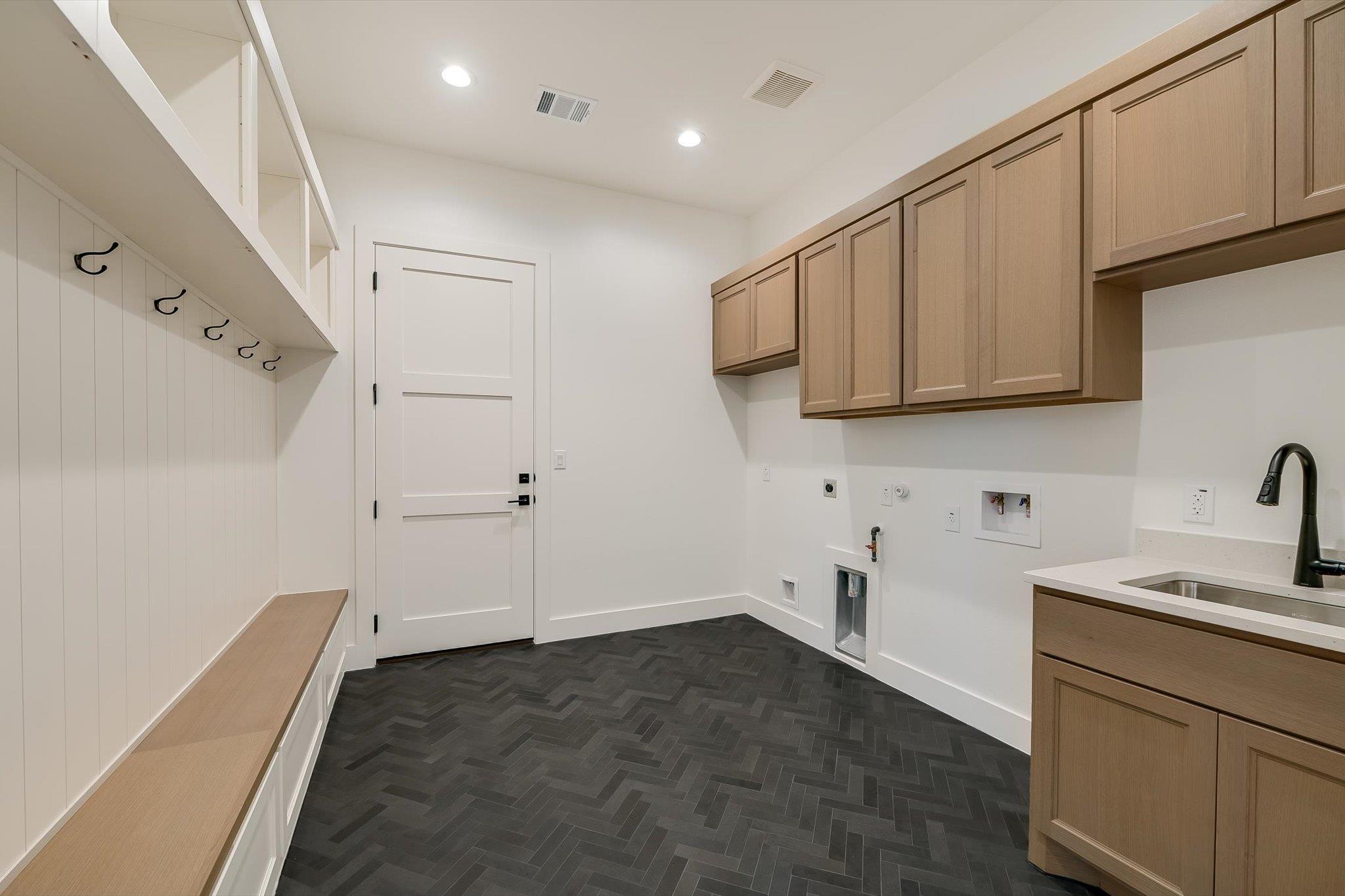 109 Willow Hill Dr, Georgetown, TX 78633