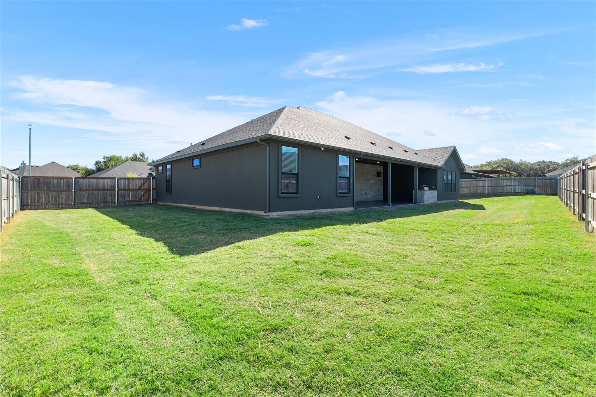 914 High Plains Dr, Nolanville, TX 76559