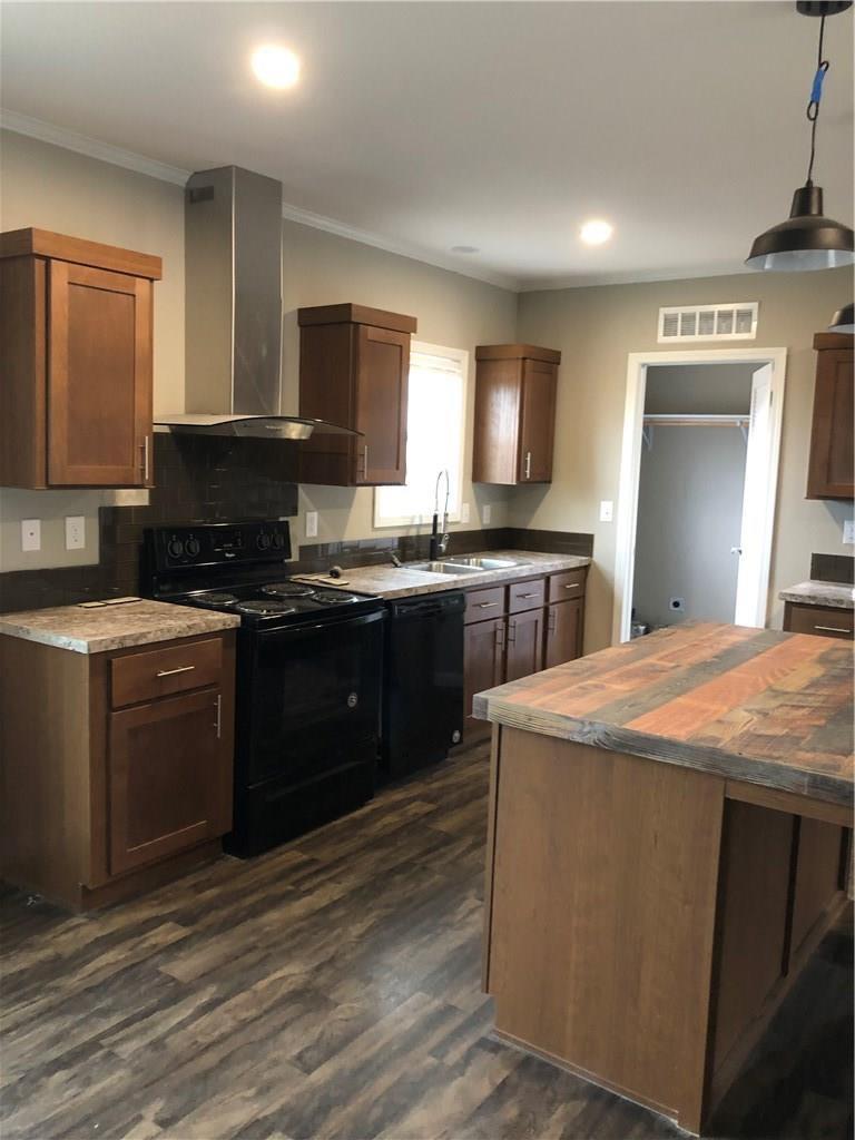 1098 Engelke Rd, Buda, TX 78640