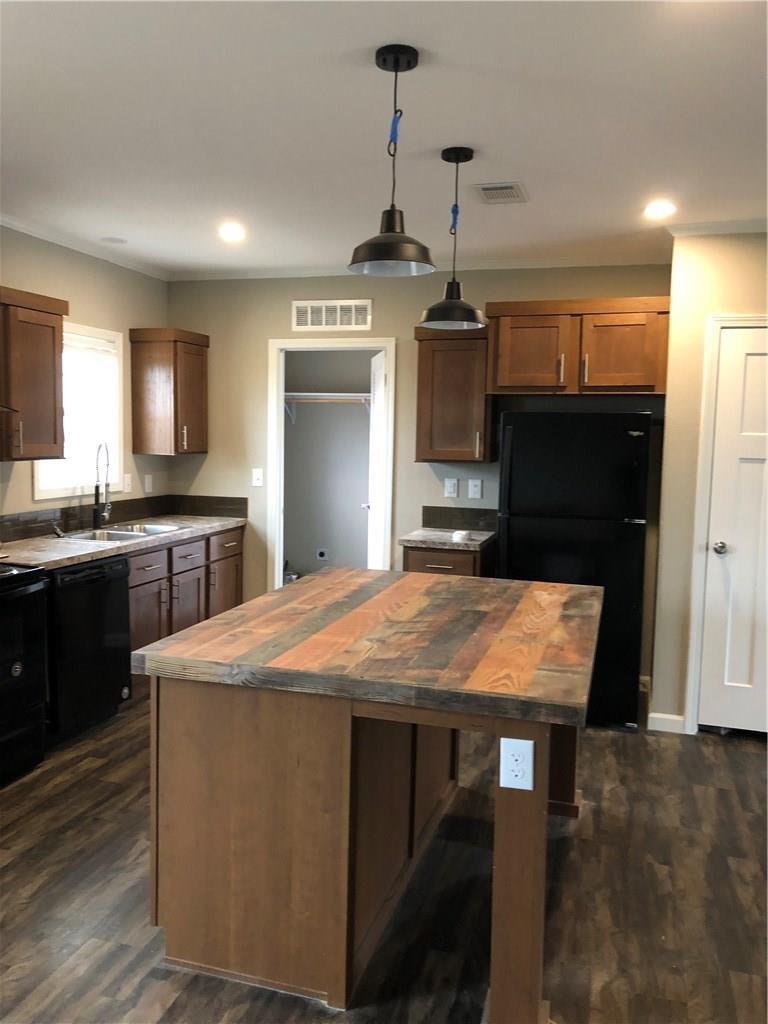 1098 Engelke Rd, Buda, TX 78640