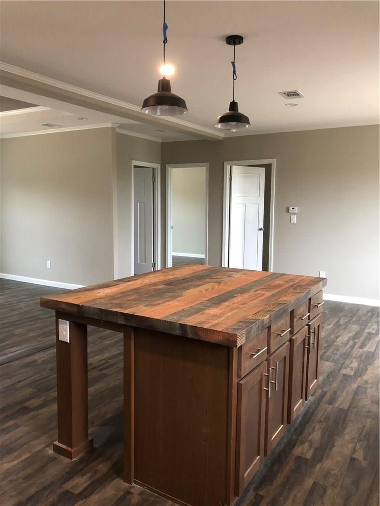 1098 Engelke Rd, Buda, TX 78640