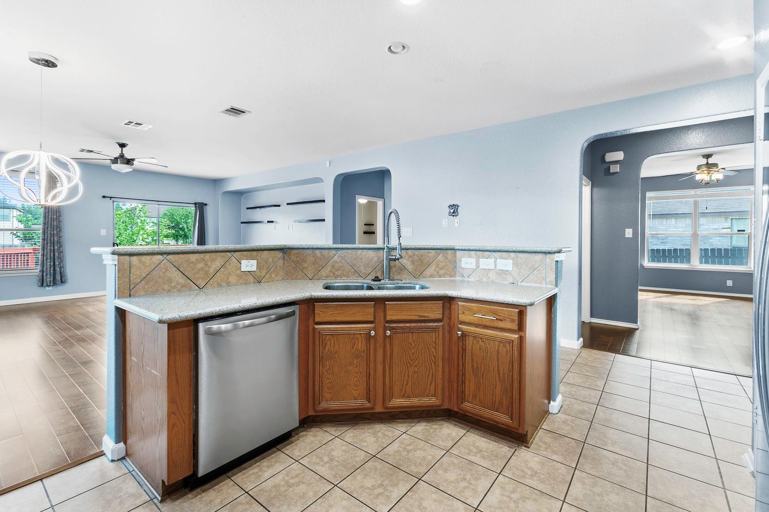 345 Apricot Dr, Kyle, TX 78640