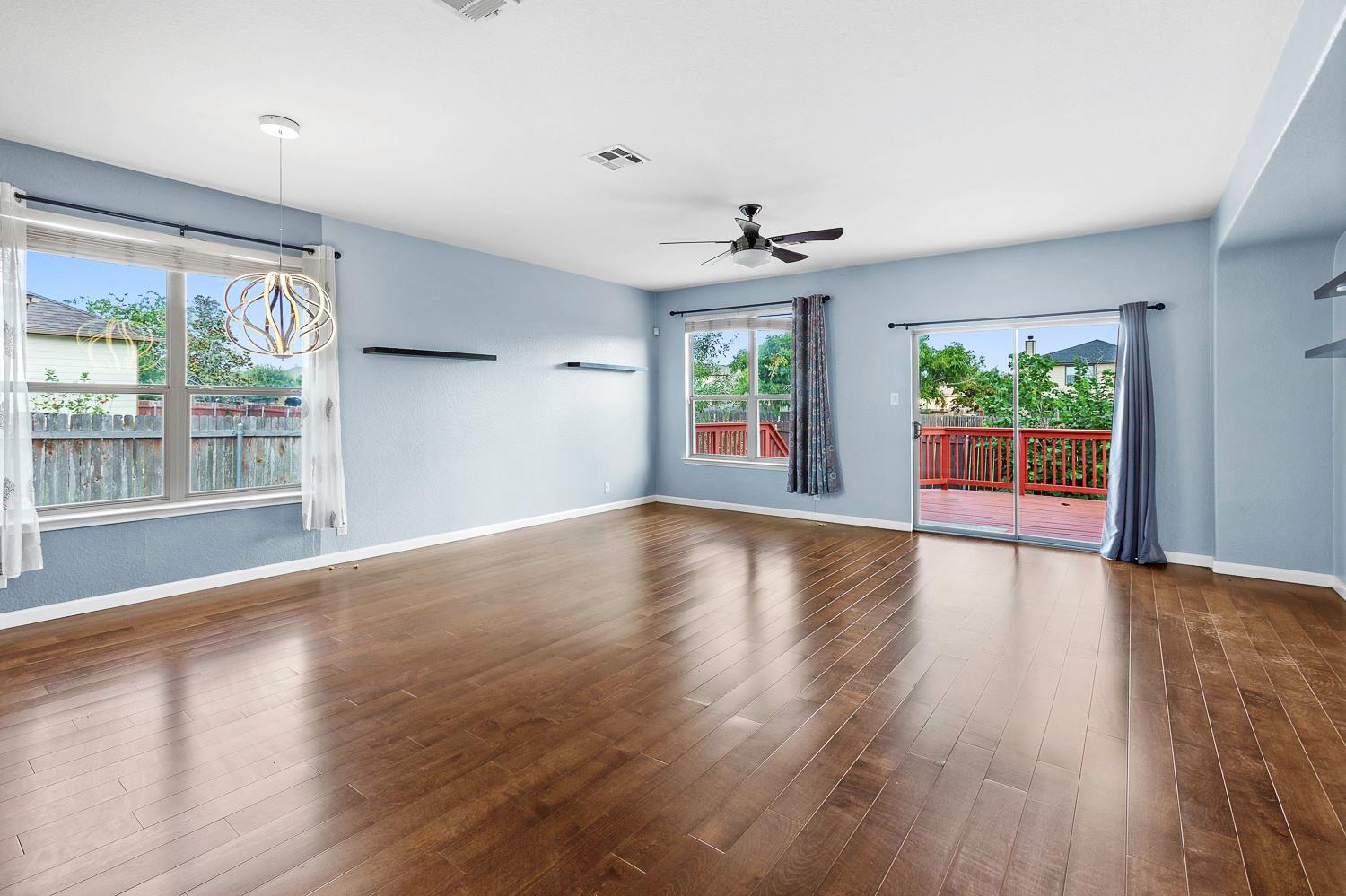 345 Apricot Dr, Kyle, TX 78640