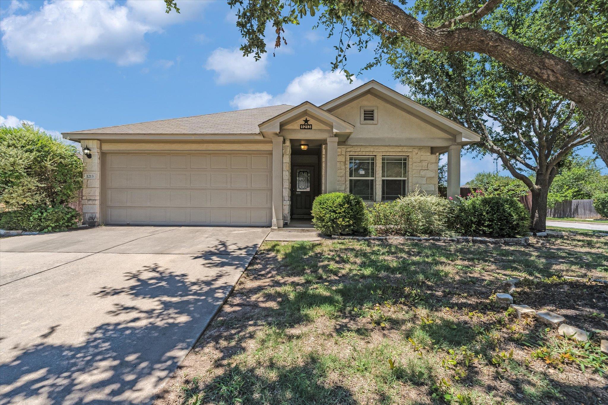 1213 Hensley Dr, Leander, TX 78641
