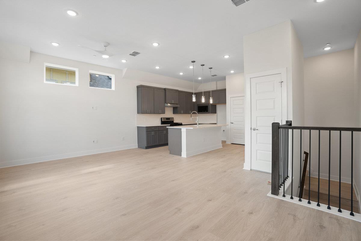 200 W 56th St # 1104, Austin, TX 78751