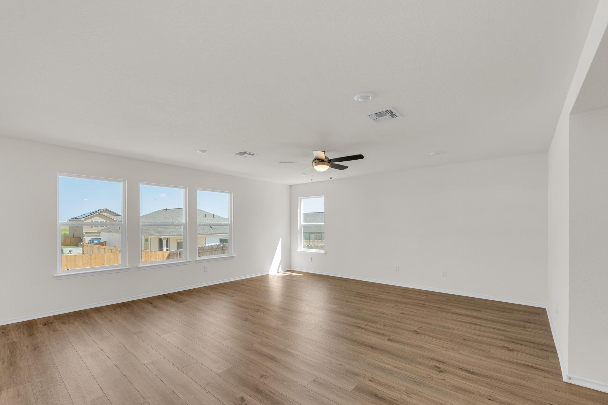 225 Robert Hightower Dr, Jarrell, TX 76537