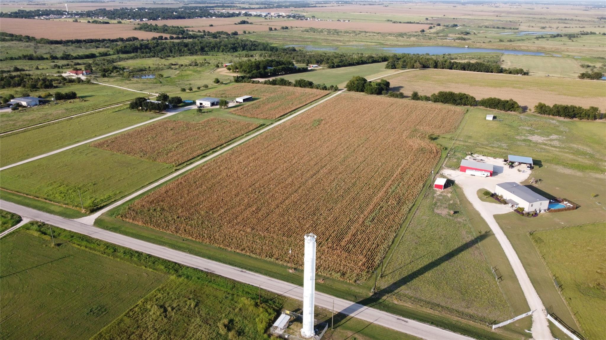 1295 County Road 432 Rd, Taylor, TX 76574