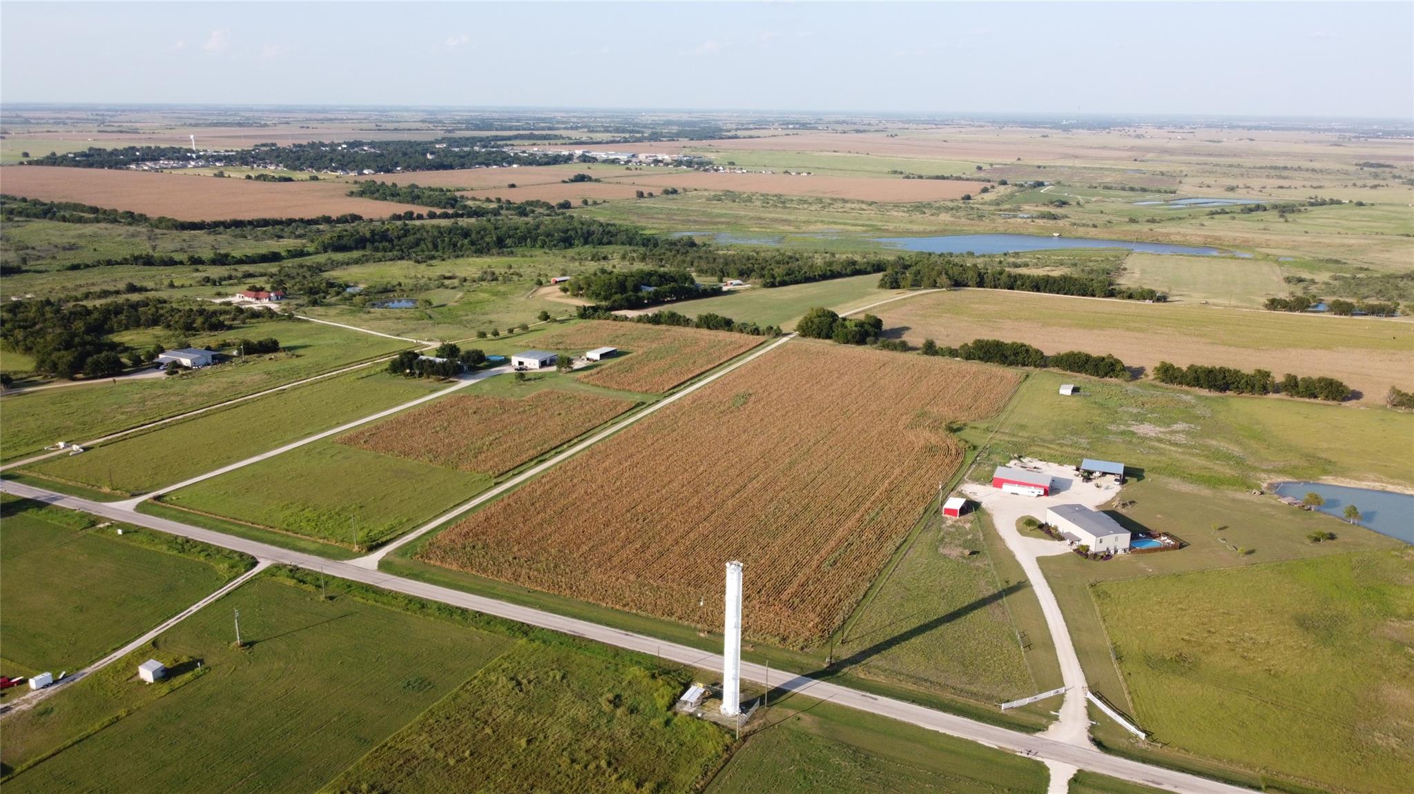 1295 County Road 432 Rd, Taylor, TX 76574