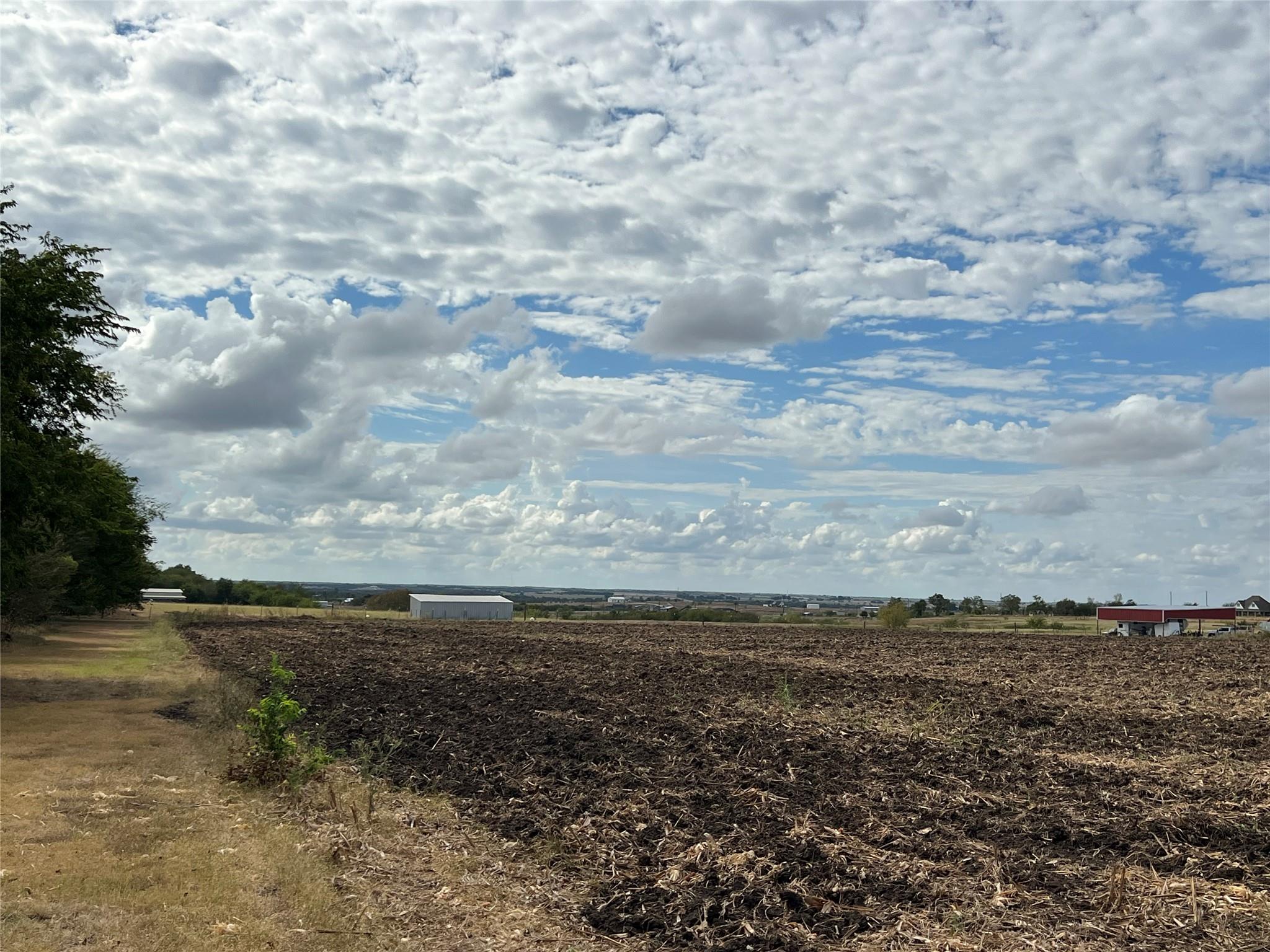 1295 County Road 432 Rd, Taylor, TX 76574