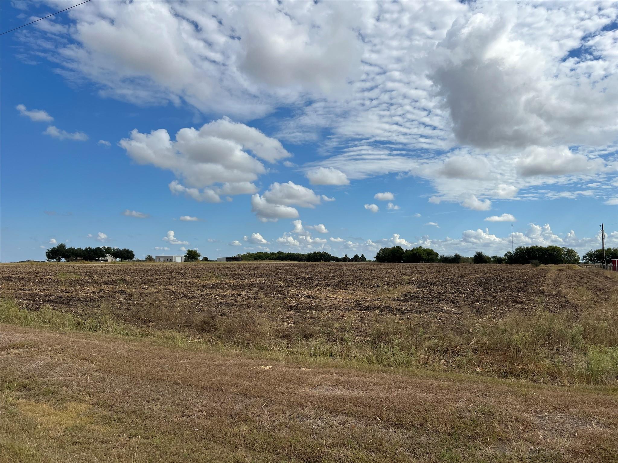 1295 County Road 432 Rd, Taylor, TX 76574