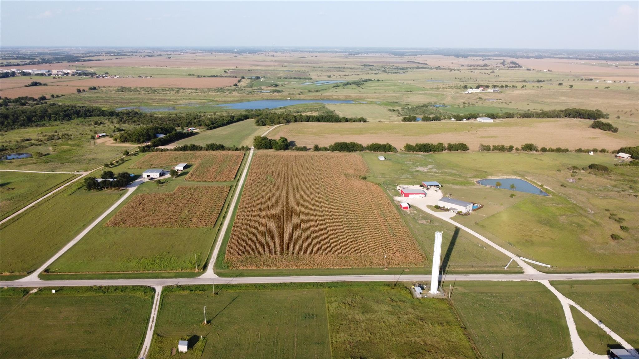 1295 County Road 432 Rd, Taylor, TX 76574